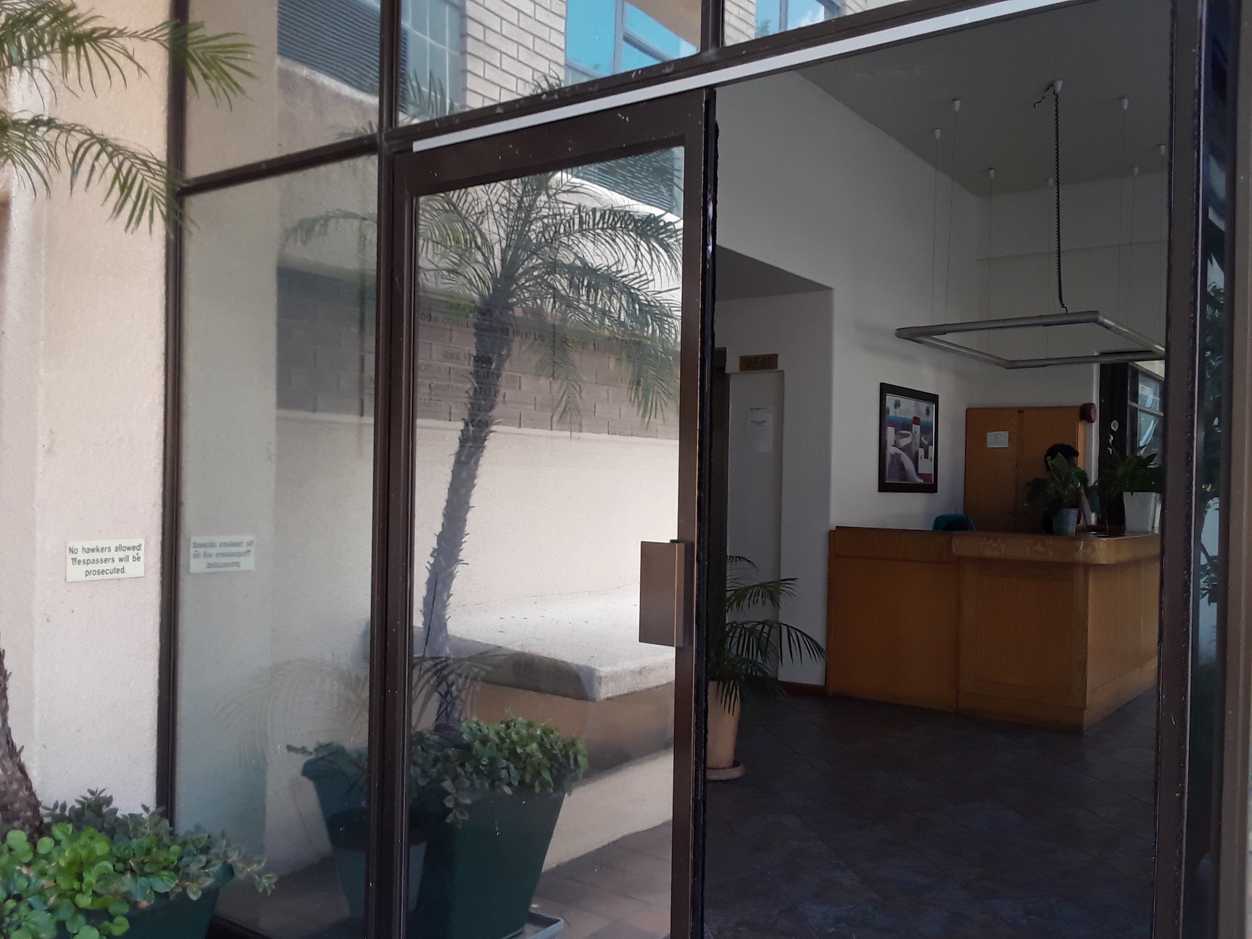 400m² Office Space to rent at Surrey Ave in Ferndale