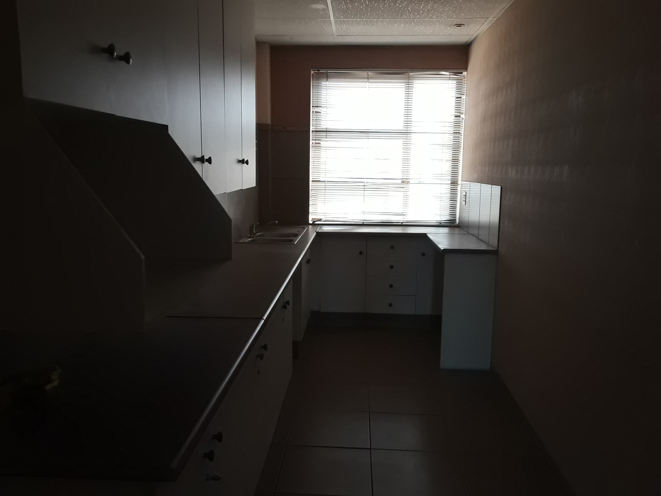 800m² Office Space to rent at Surrey Ave in Ferndale