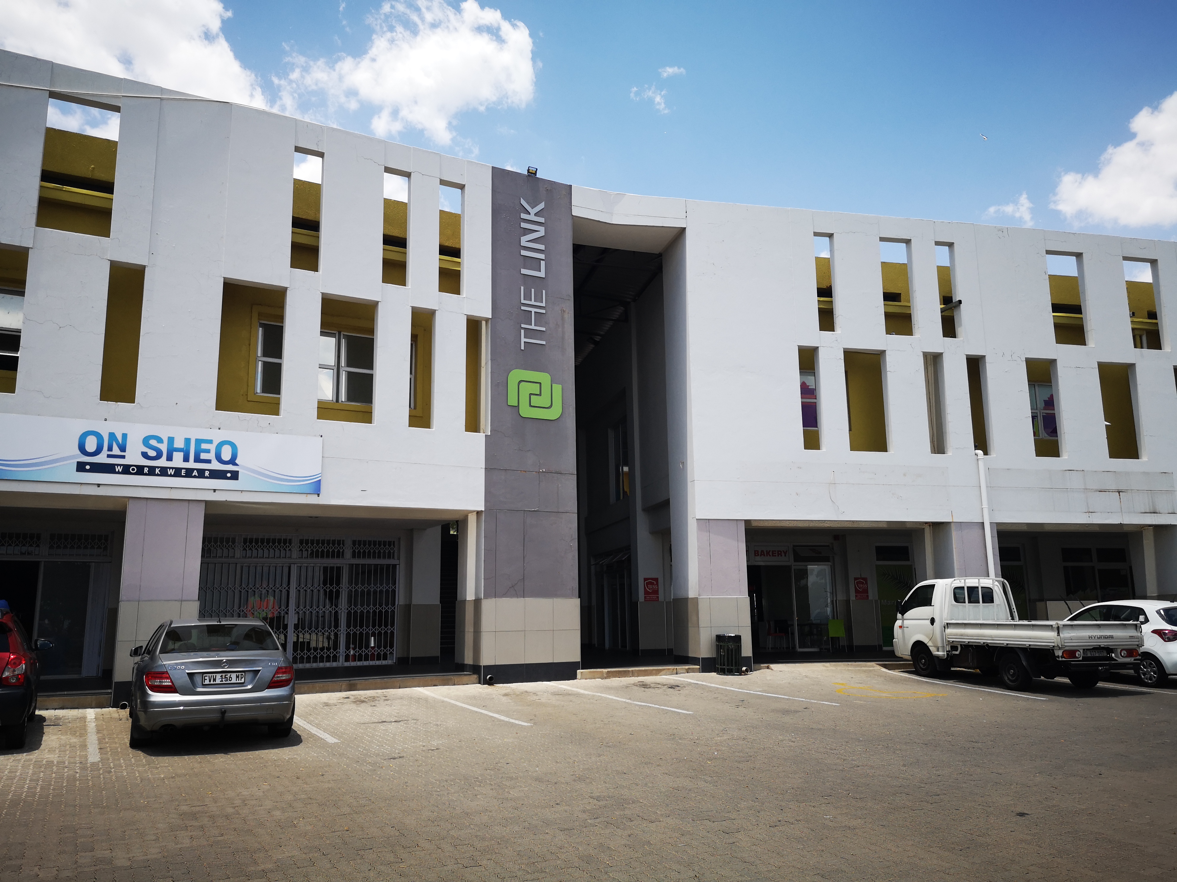 Retail Shops to rent at The Link in Halfway House