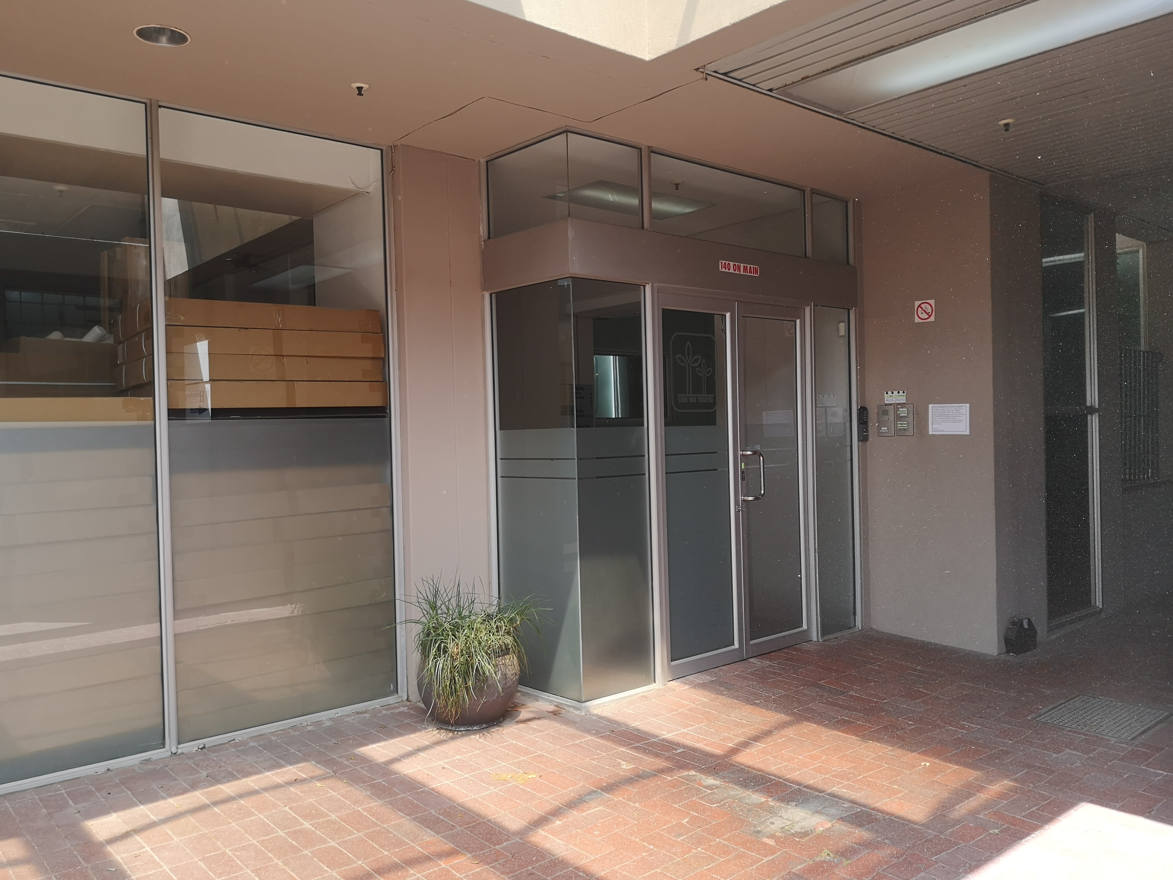 175m² Office Space to rent at Twin Oak Towers in Somerset West