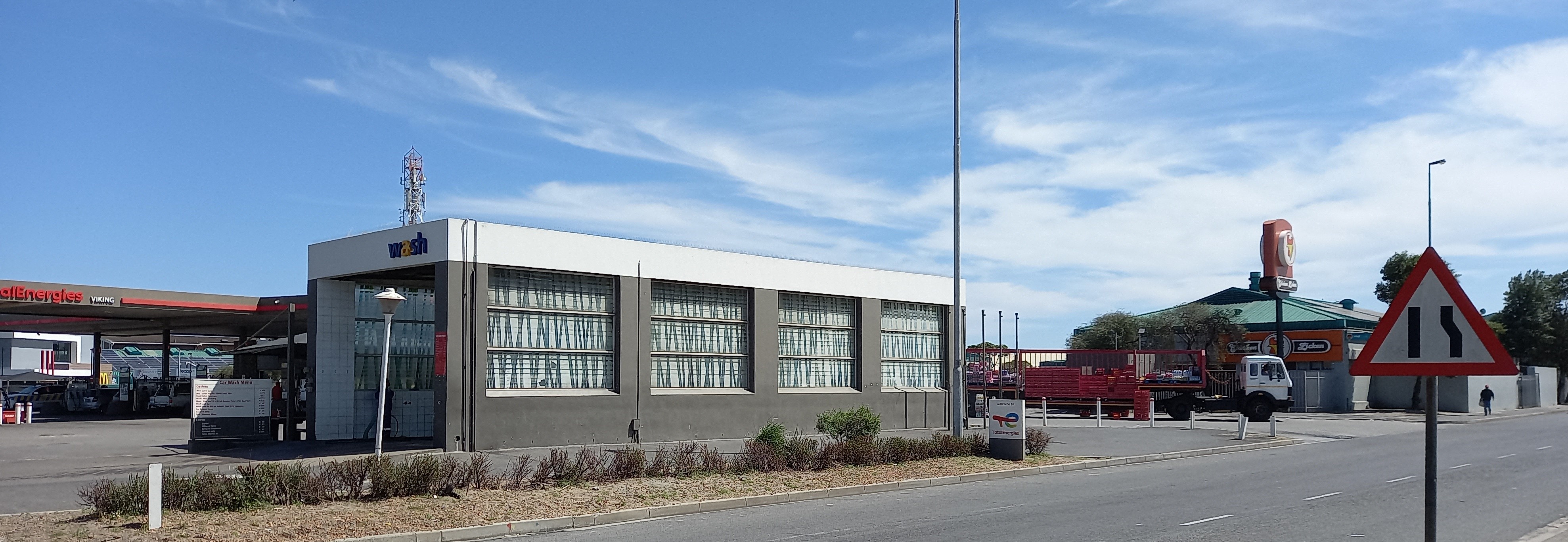 Warehouse to rent at Viking Park in Epping Industrial