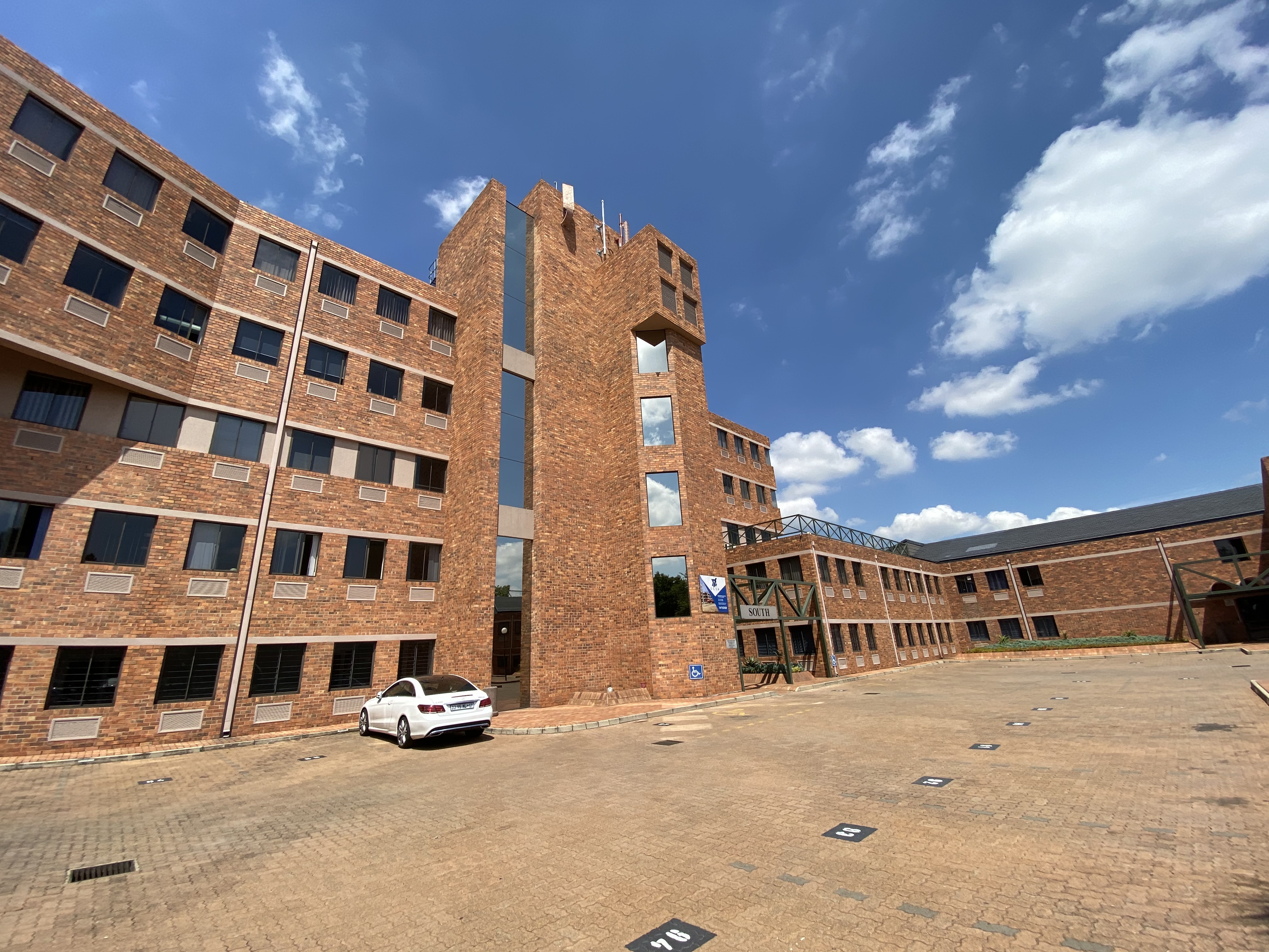 210m² Office Space to rent at Waterview Corner in Bruma