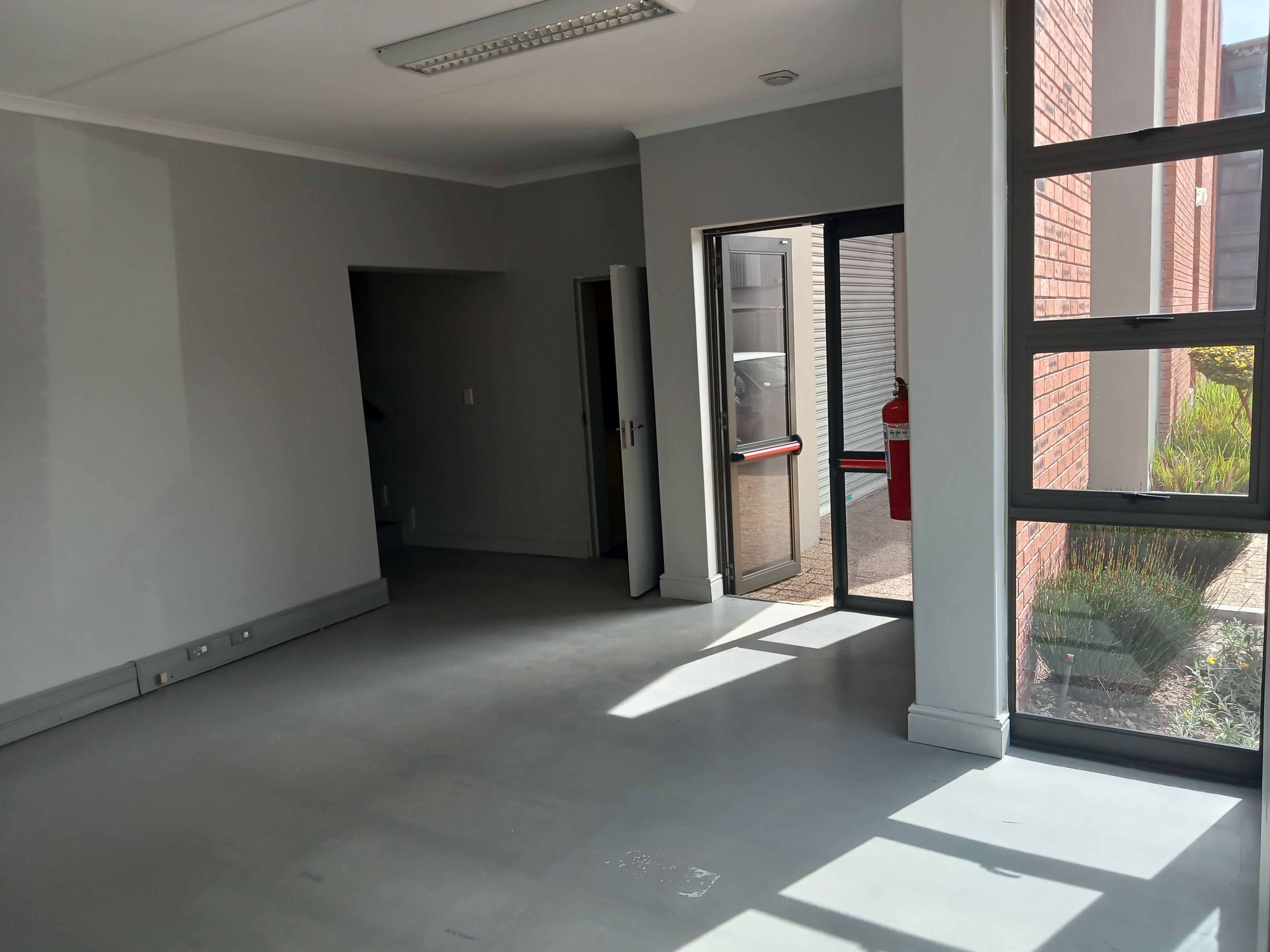 Warehouse to rent at Willow Park in Stikland