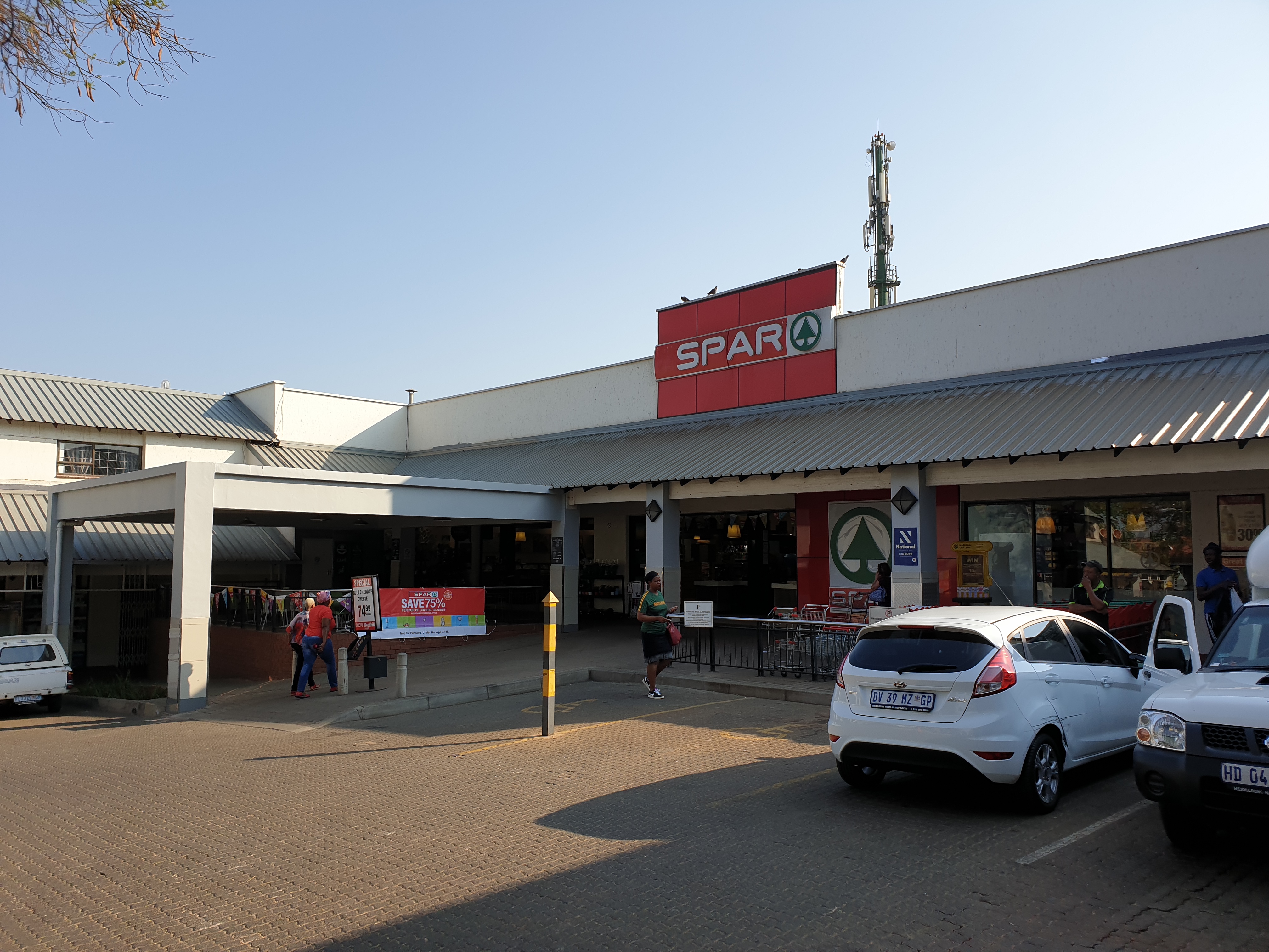 Office Space to rent at Woodhill Park Shopping Centre in Garsfontein