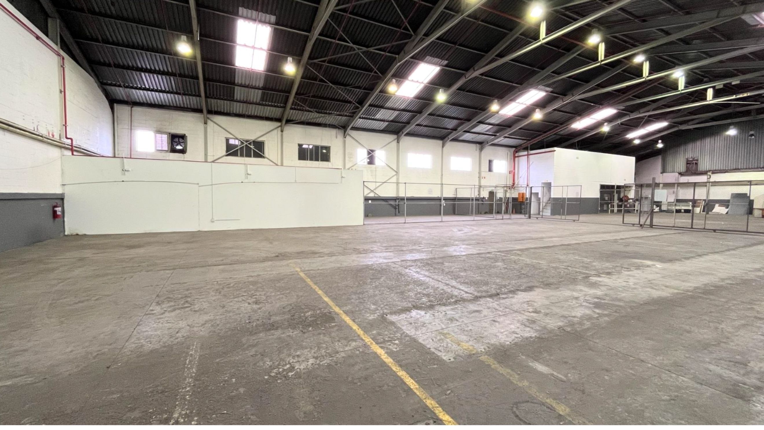 Warehouse to rent at 115 Manhattan Street in Airport Industria