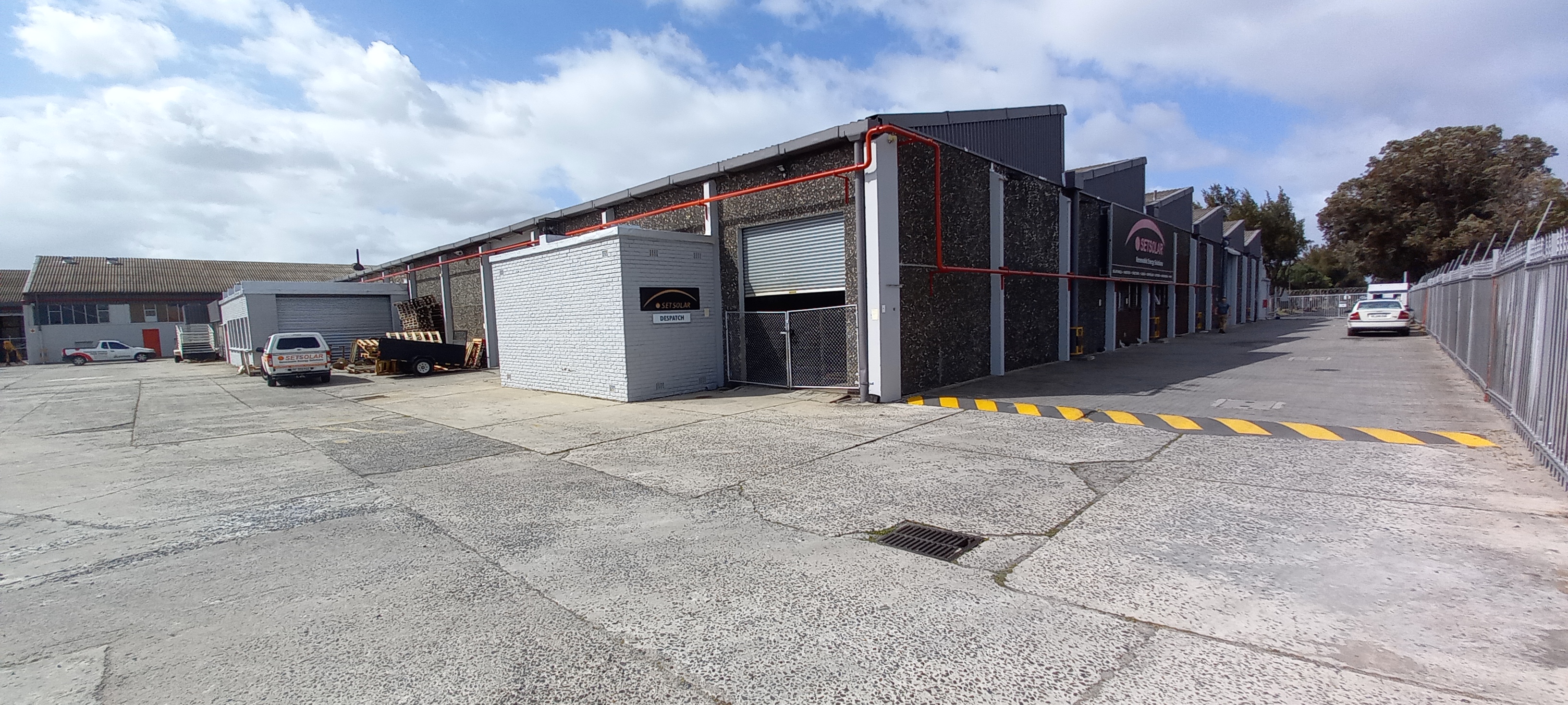 Warehouse to rent at 118 Bofors Circle - Gresmac in Epping Industrial