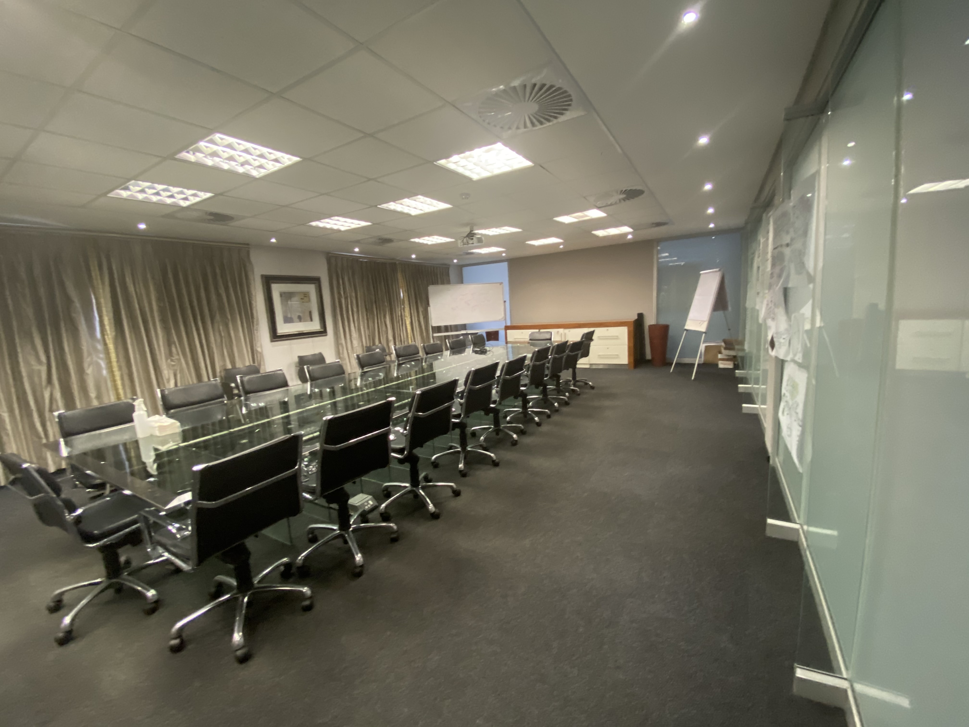 963m² Office Space to rent at 18 Skeen Boulevard in Bedfordview
