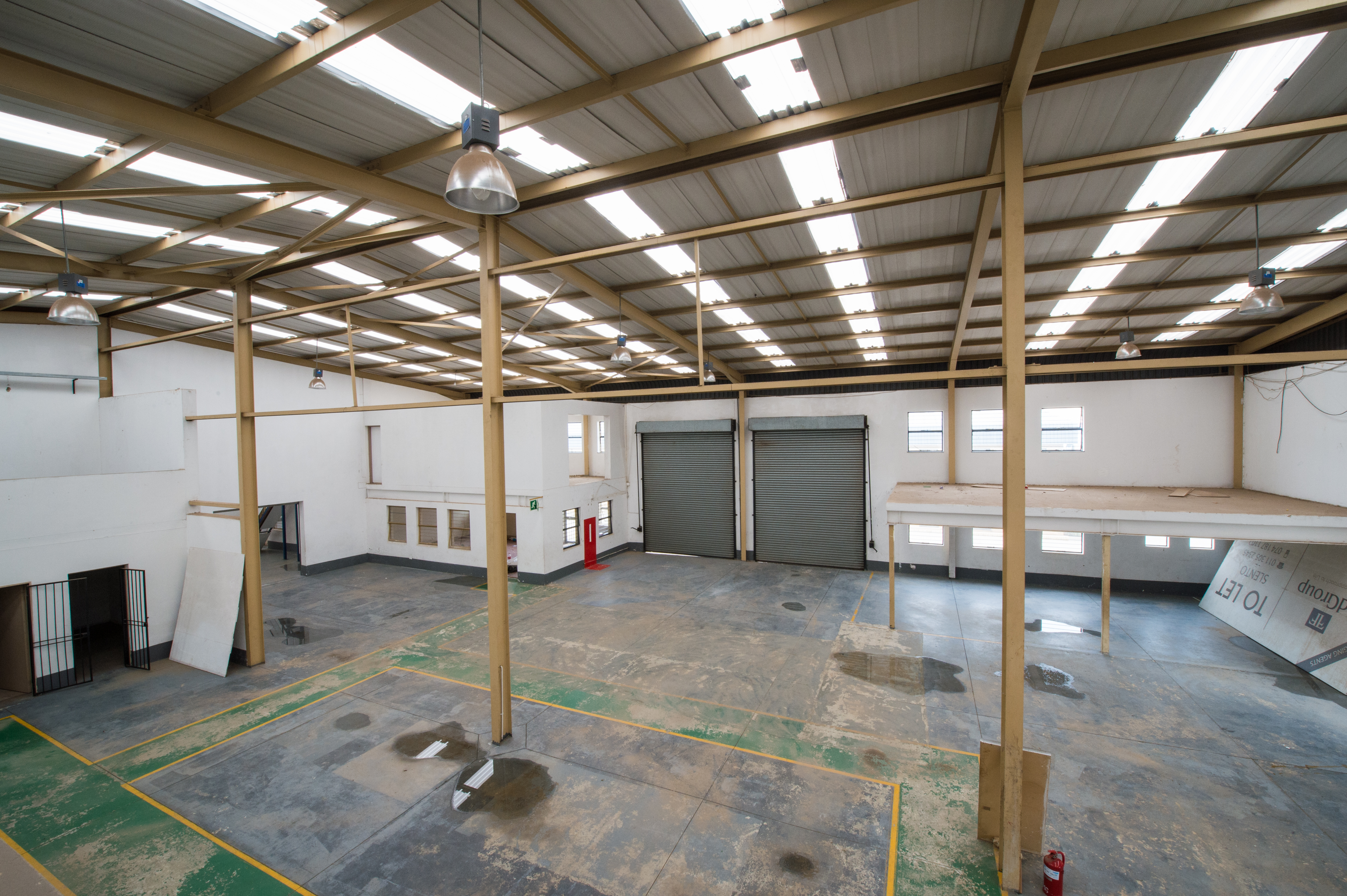Warehouse to rent at 25 Superior Close in Midridge Park