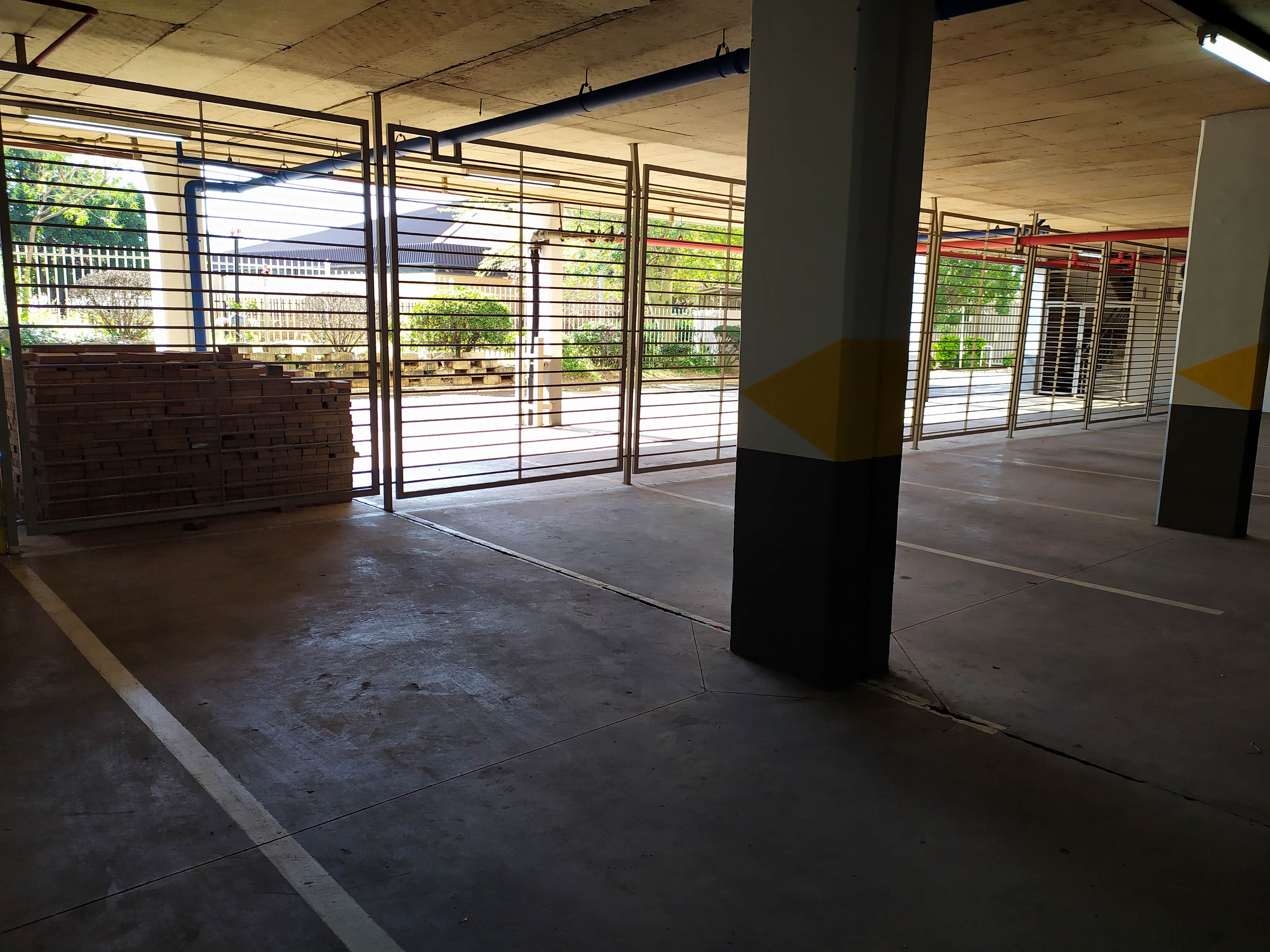 215m² Retail Shops to rent at Atterbury Boulevard in Faerie Glen