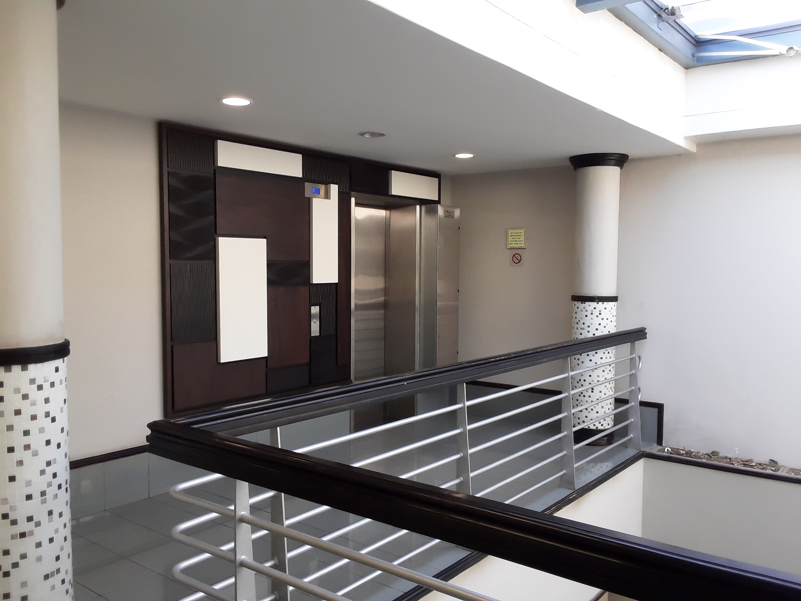 146m² Office Space to rent at Blackheath Mews - Cresta in Blackheath