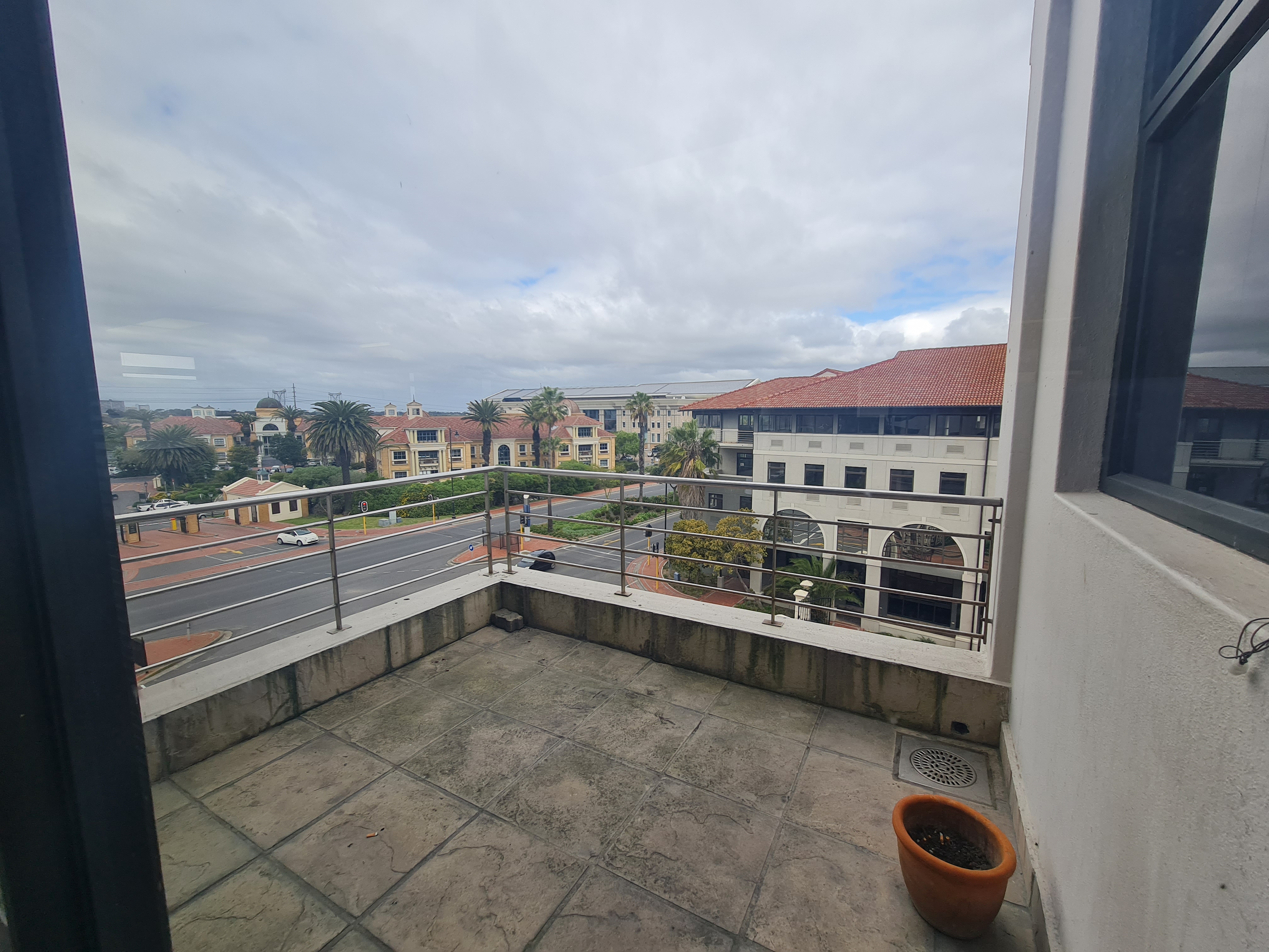 208m² Office Space to rent at Boulevard Place in Century City