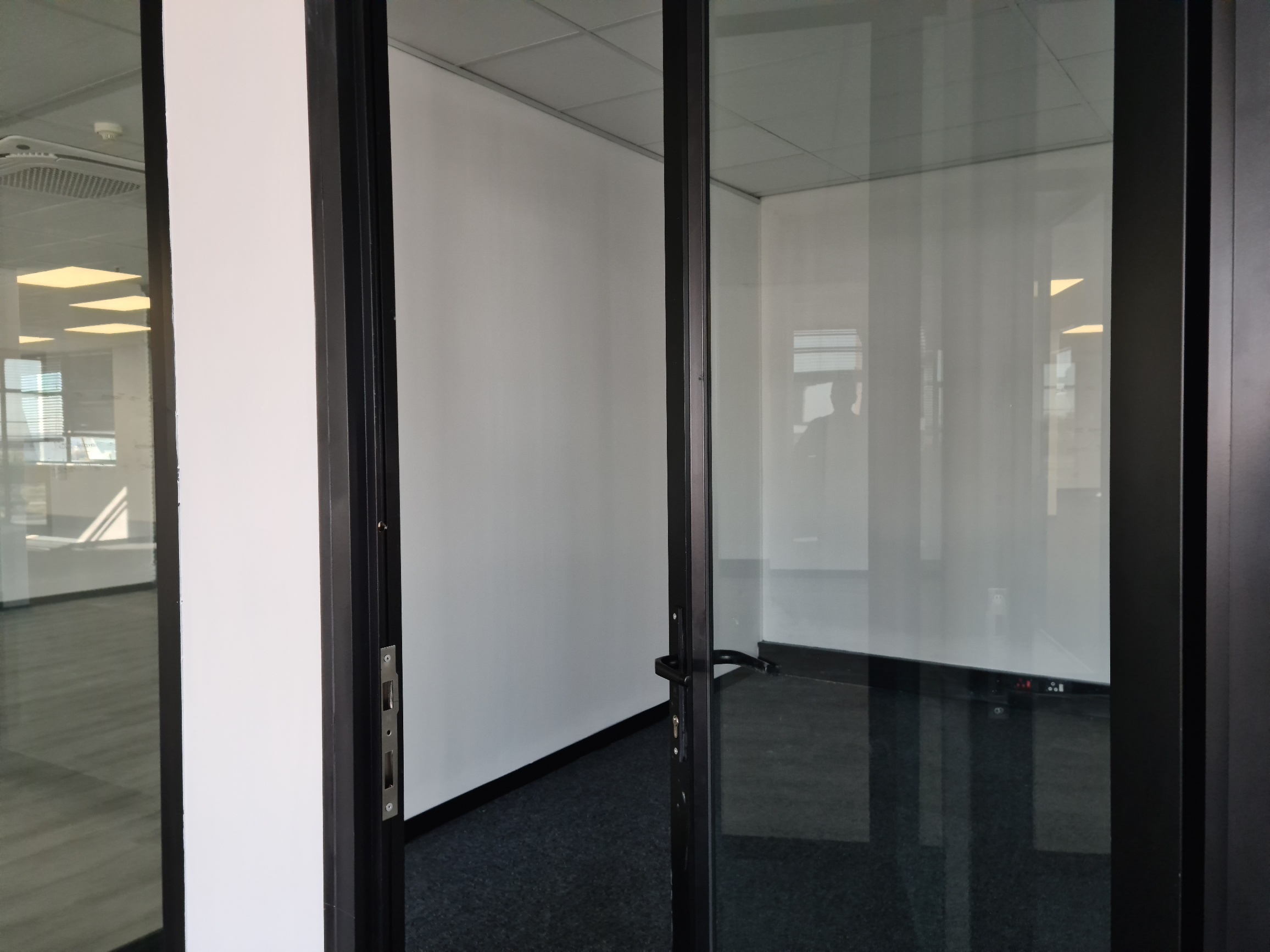 487m² Office Space to rent at Commerce Square in Sandhurst