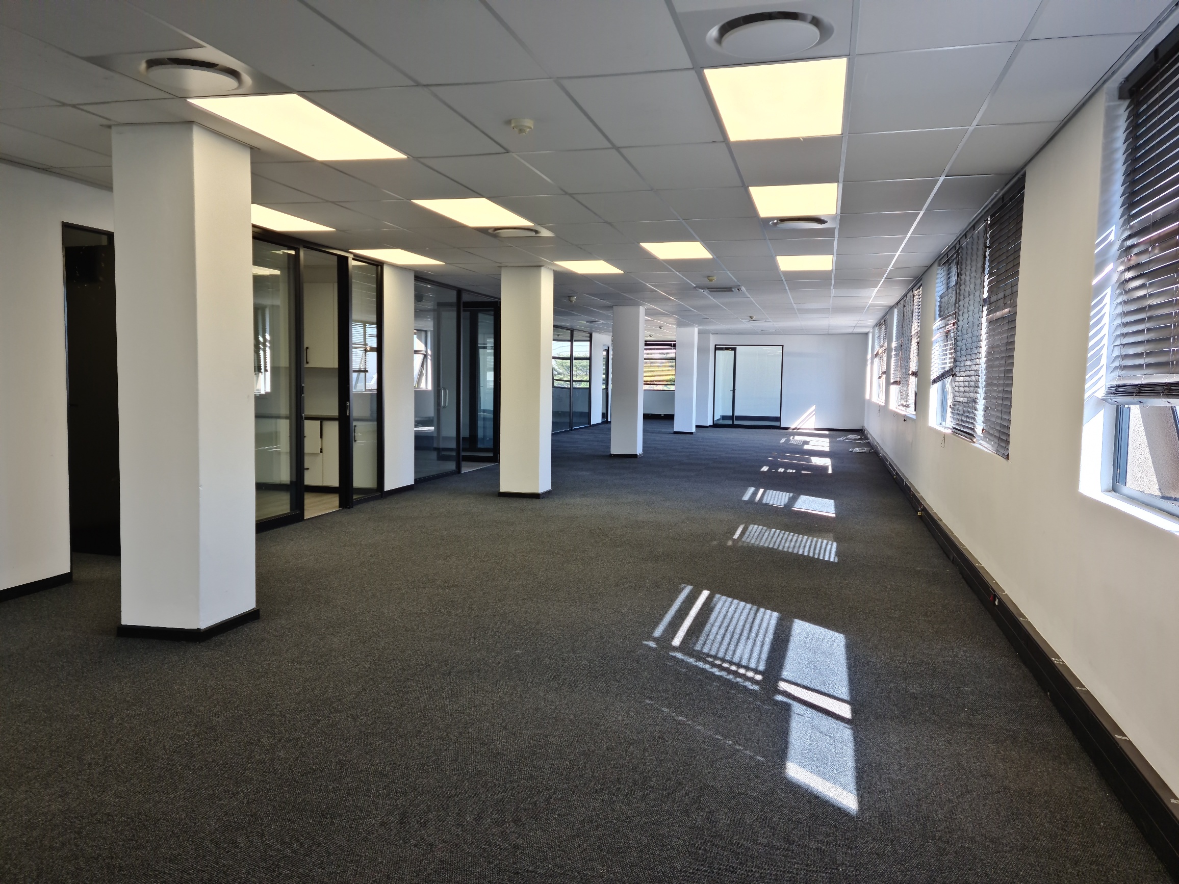 487m² Office Space to rent at Commerce Square in Sandhurst