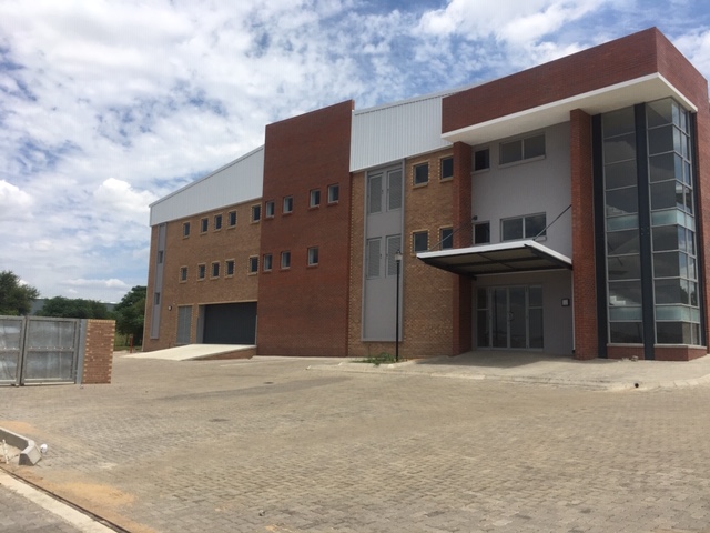 3 246m² Warehouse to rent at Cosmo Business Park in Kya Sand