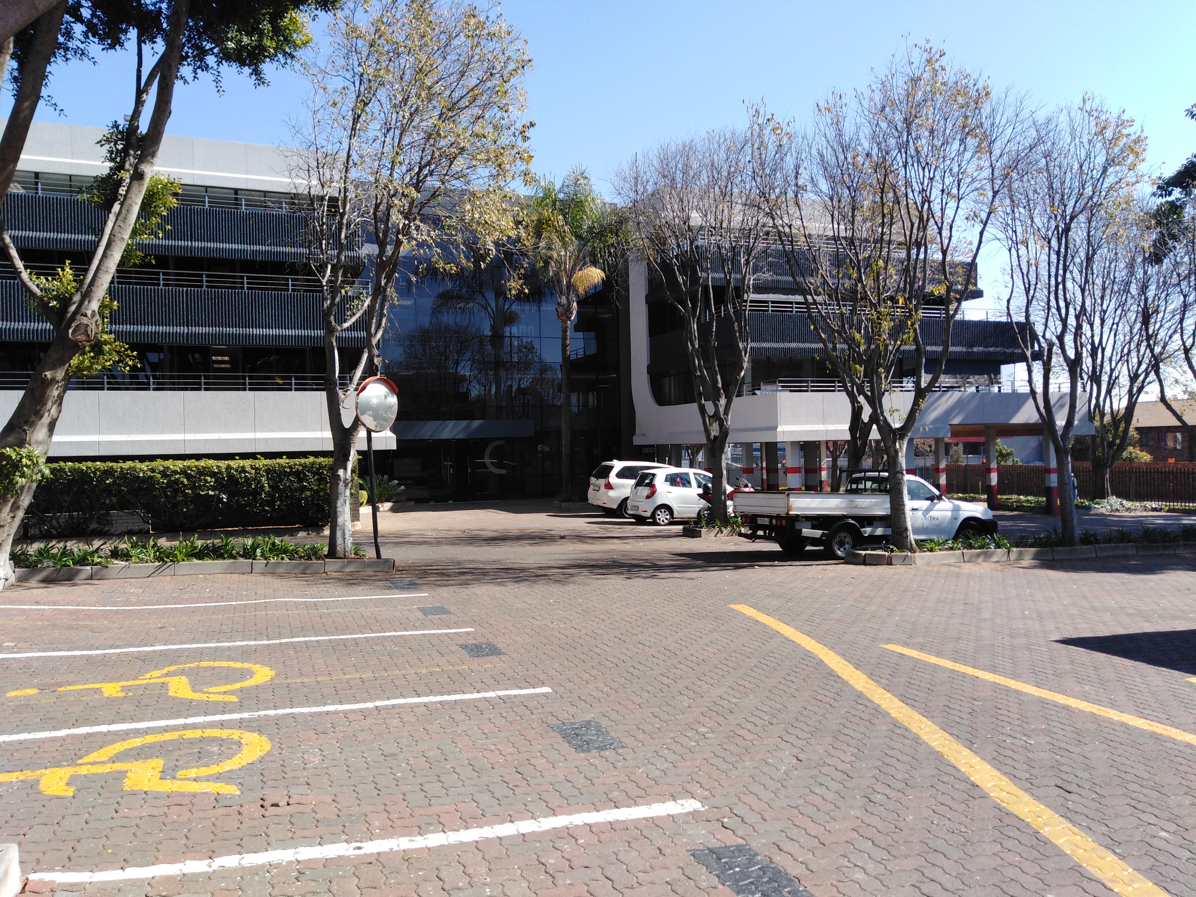 852m² Office Space to rent at Cresta Junction in Cresta
