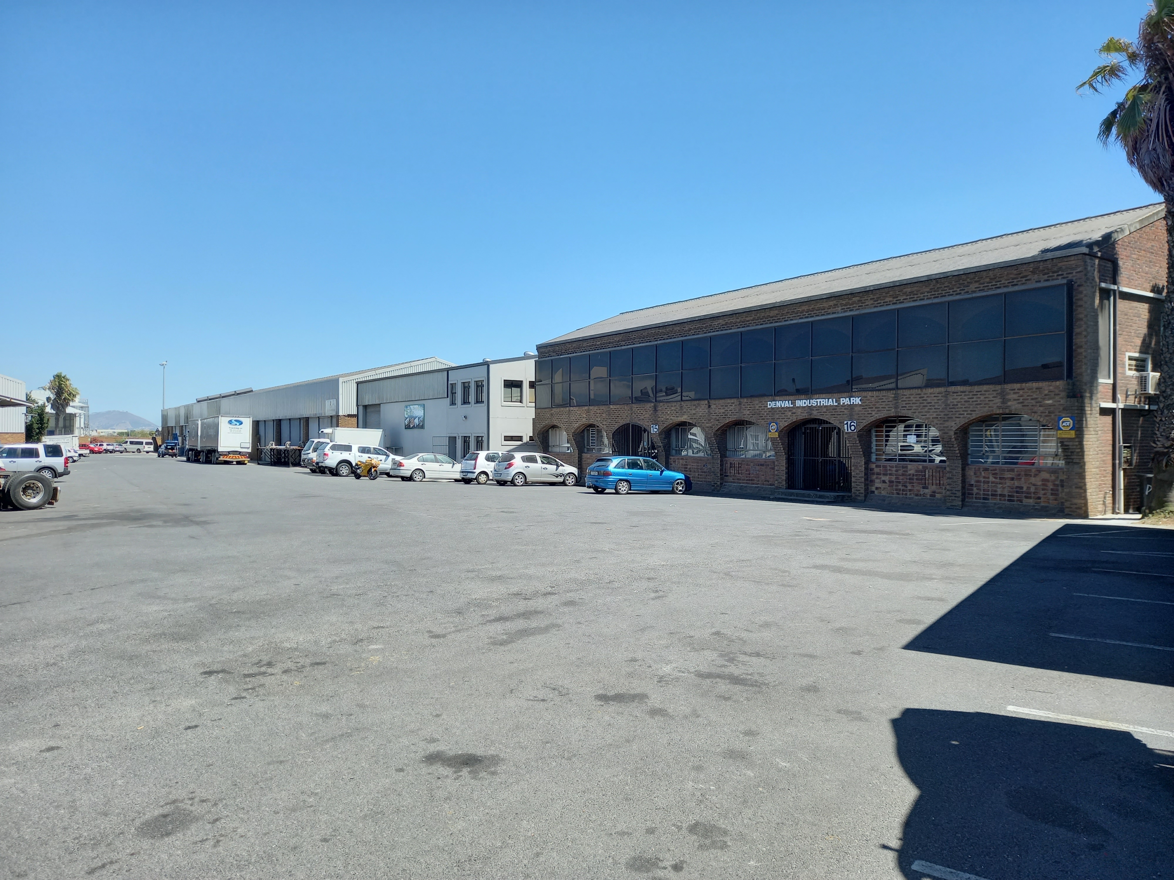 Warehouse to rent at Denval Industrial Park in Epping Industrial