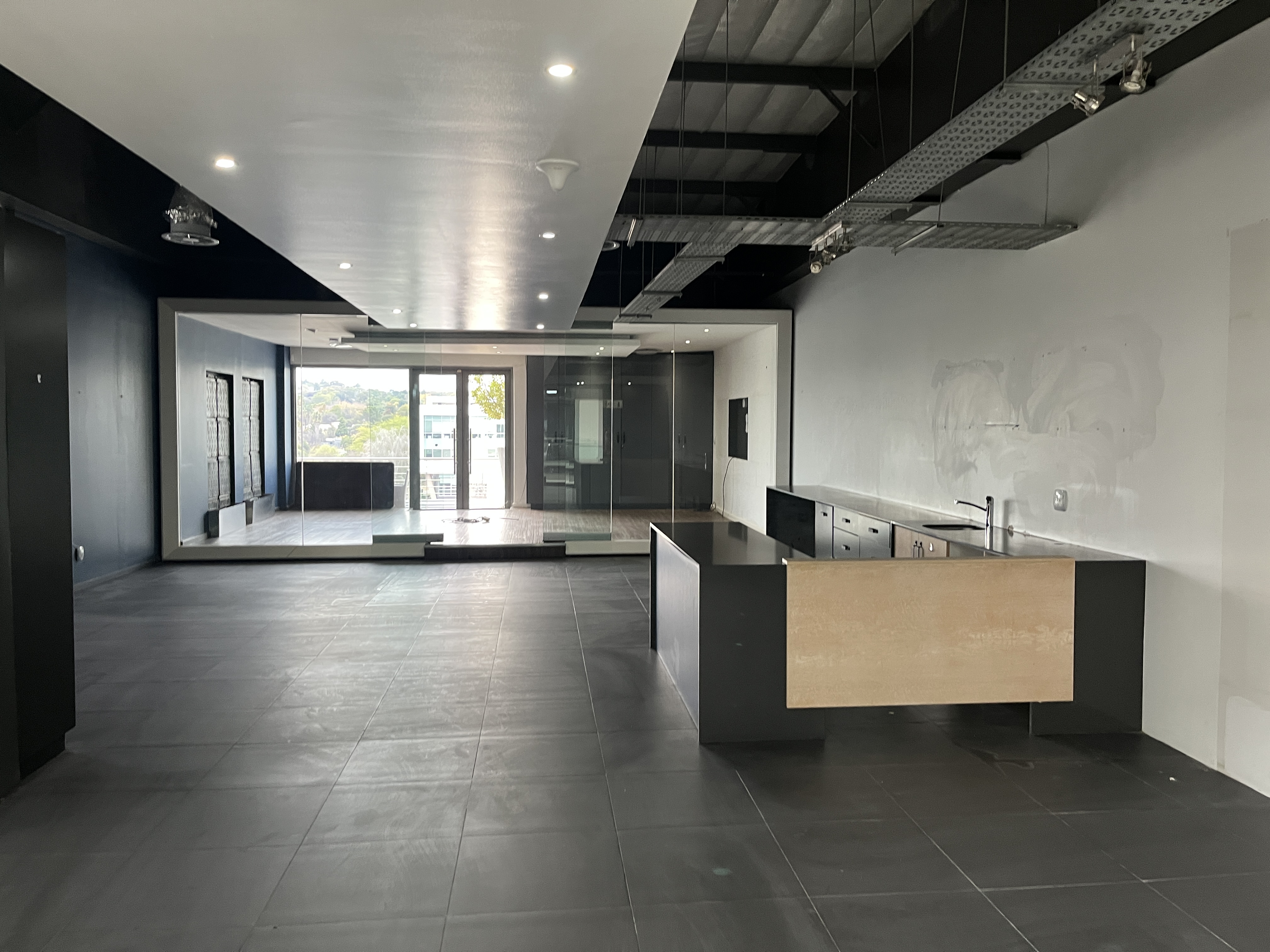276m² Retail Shops to rent at Design Quarter Offices in Fourways