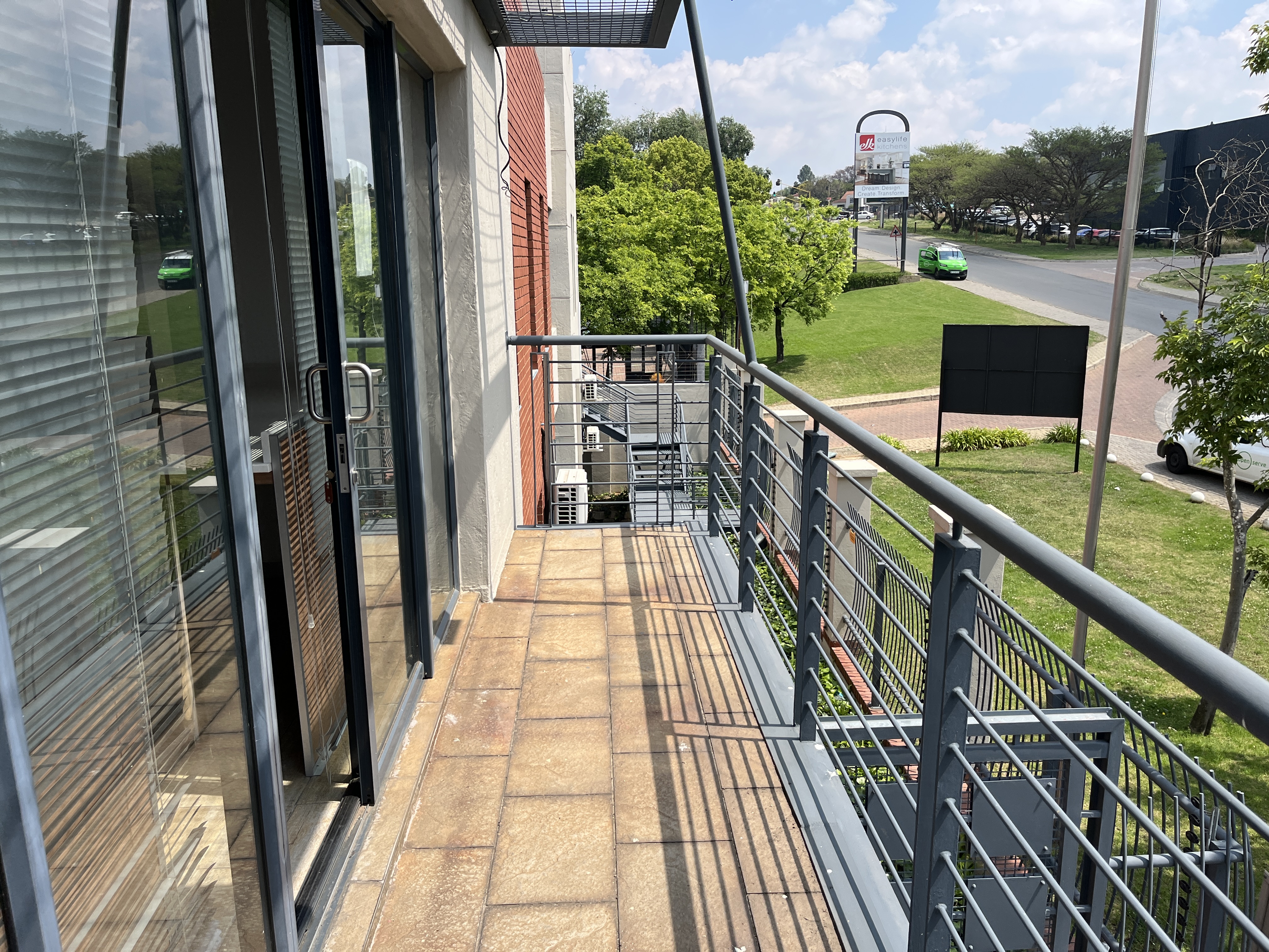1 236m² Office Space to rent at DHL Building in Lyme Park