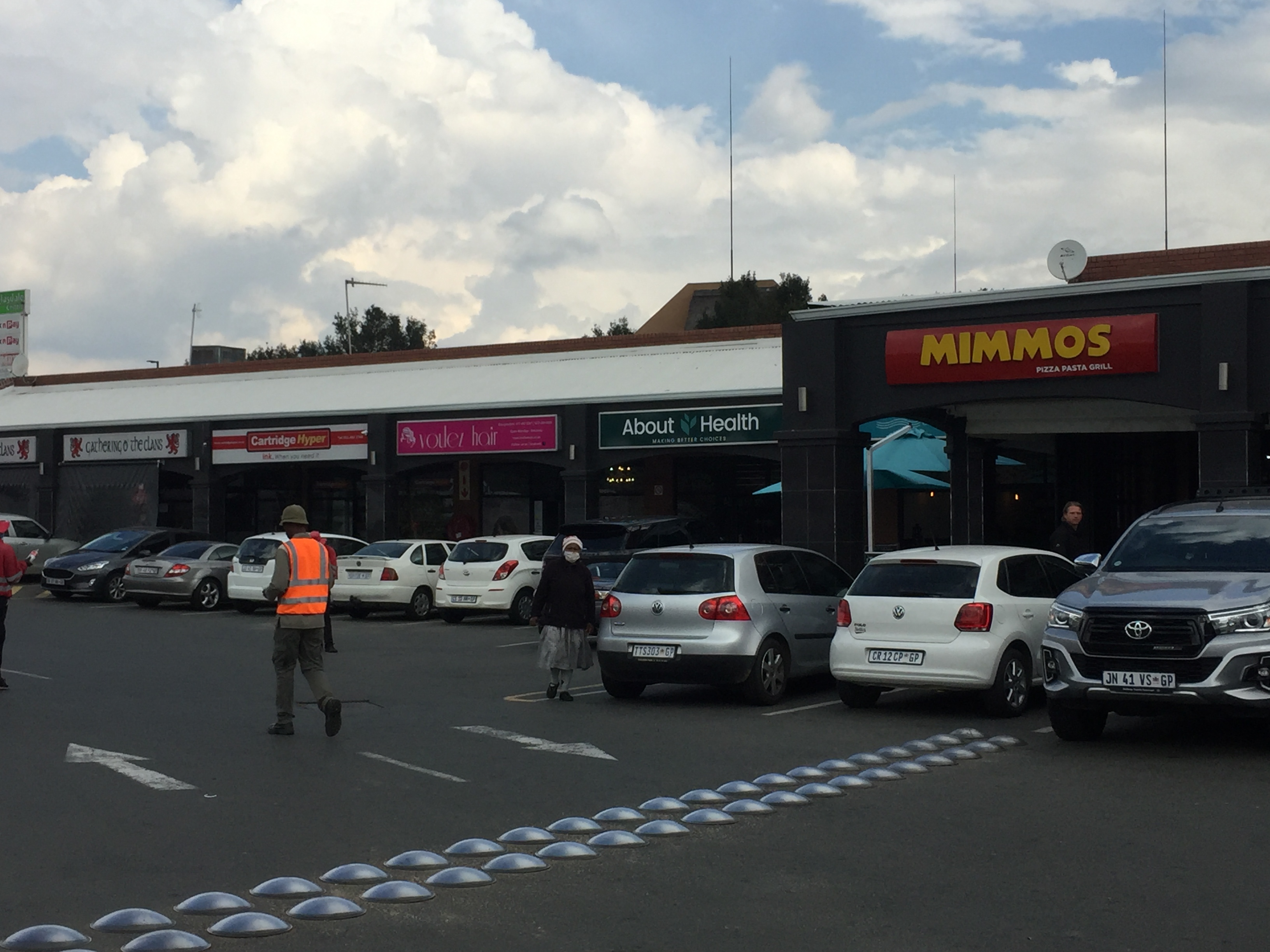 Retail Shops to rent at Douglasdale Shopping Centre in Douglasdale