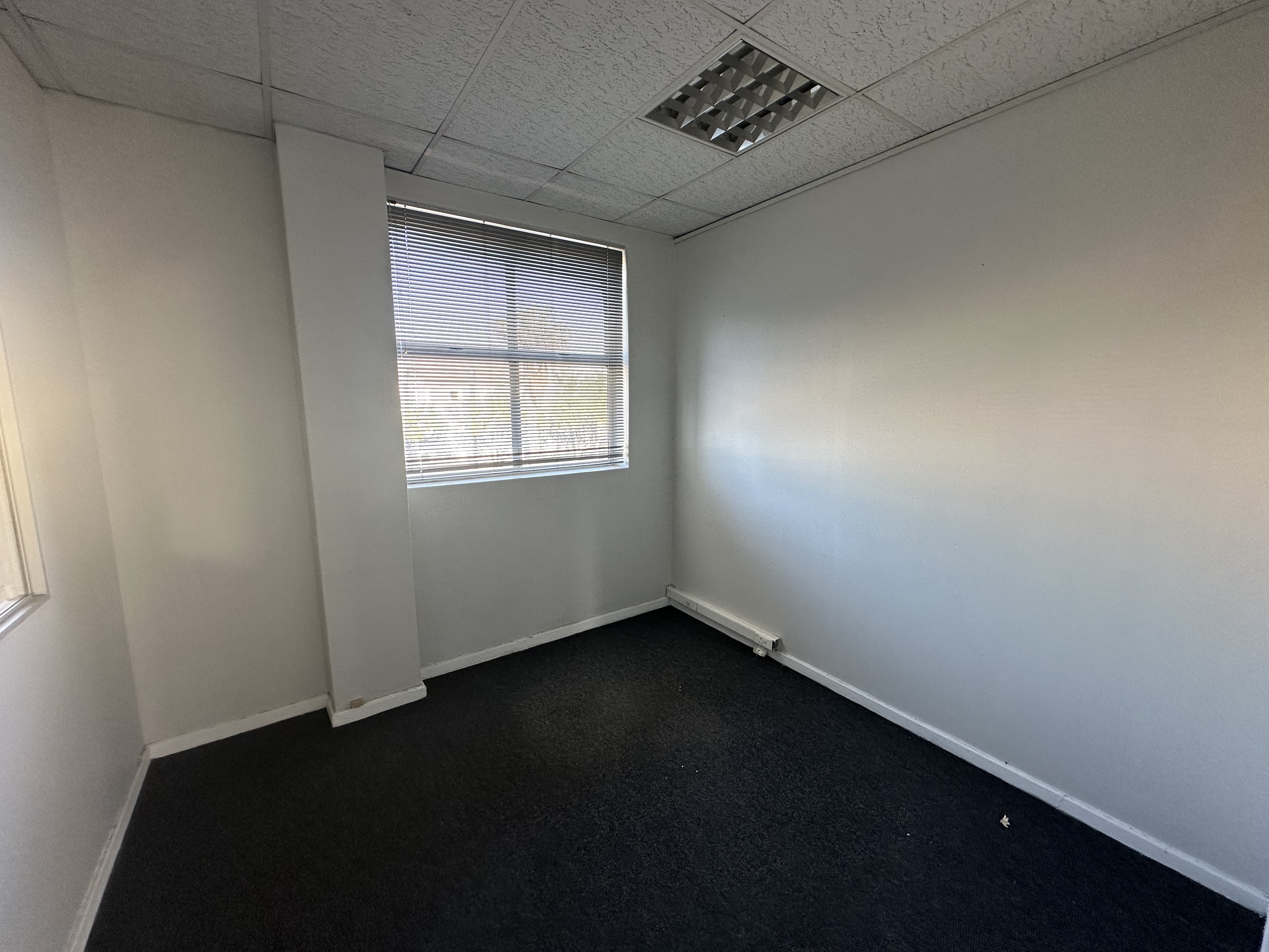 100m² Office Space to rent at Frazzitta Business Park - Milnerton in Marconi Beam
