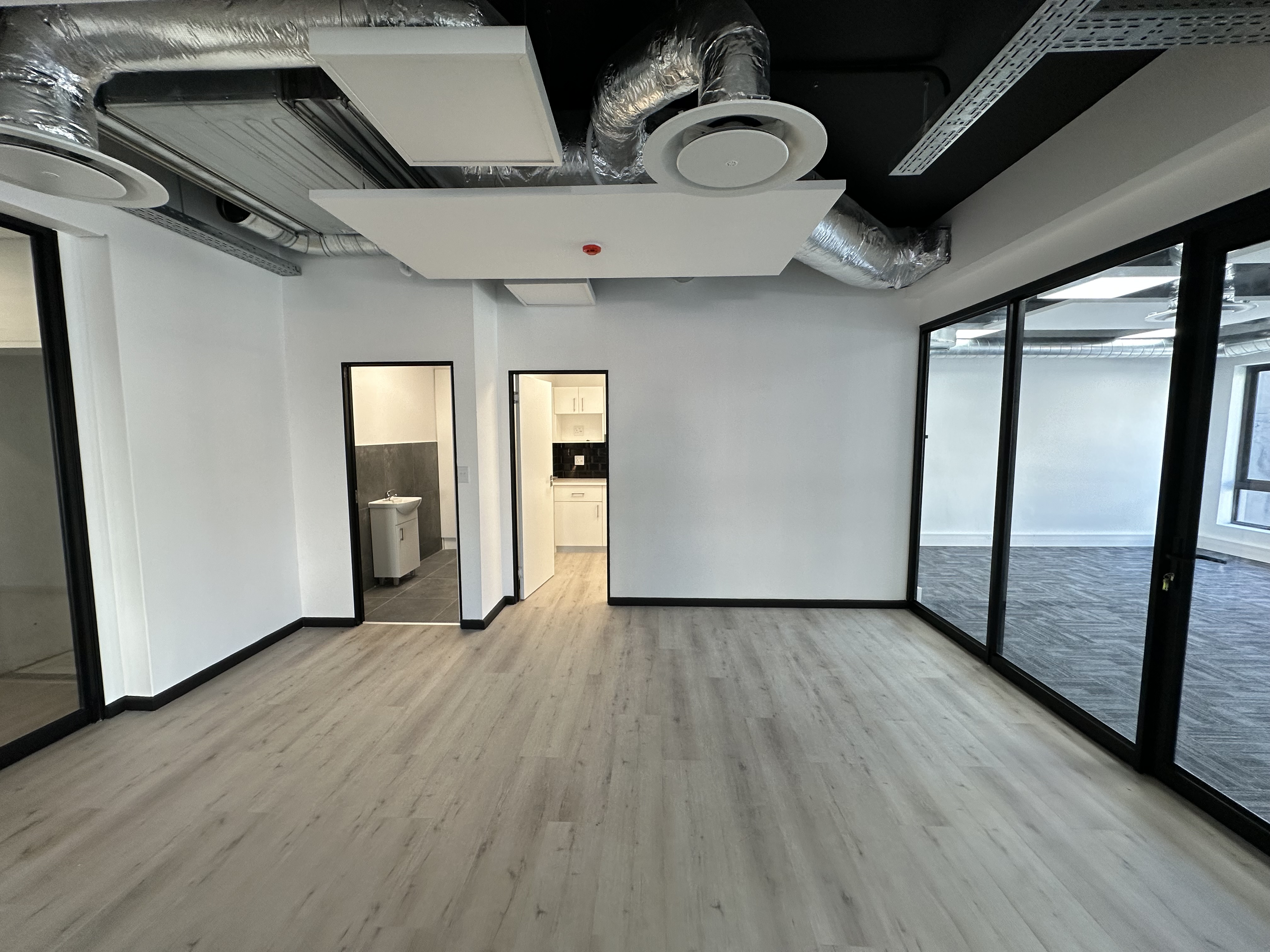 215m² Office Space to rent at 172 Long Street in Cape Town CBD