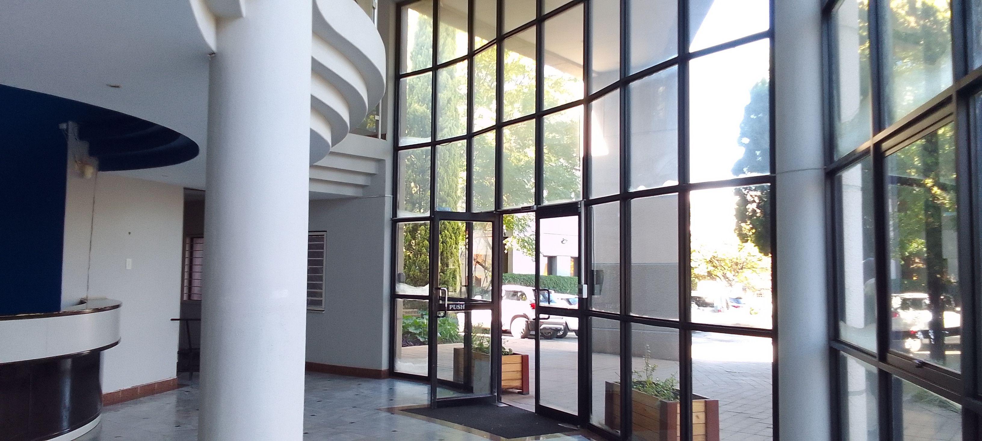 Warehouse to rent at Glomail Head Office in Vorna Valley