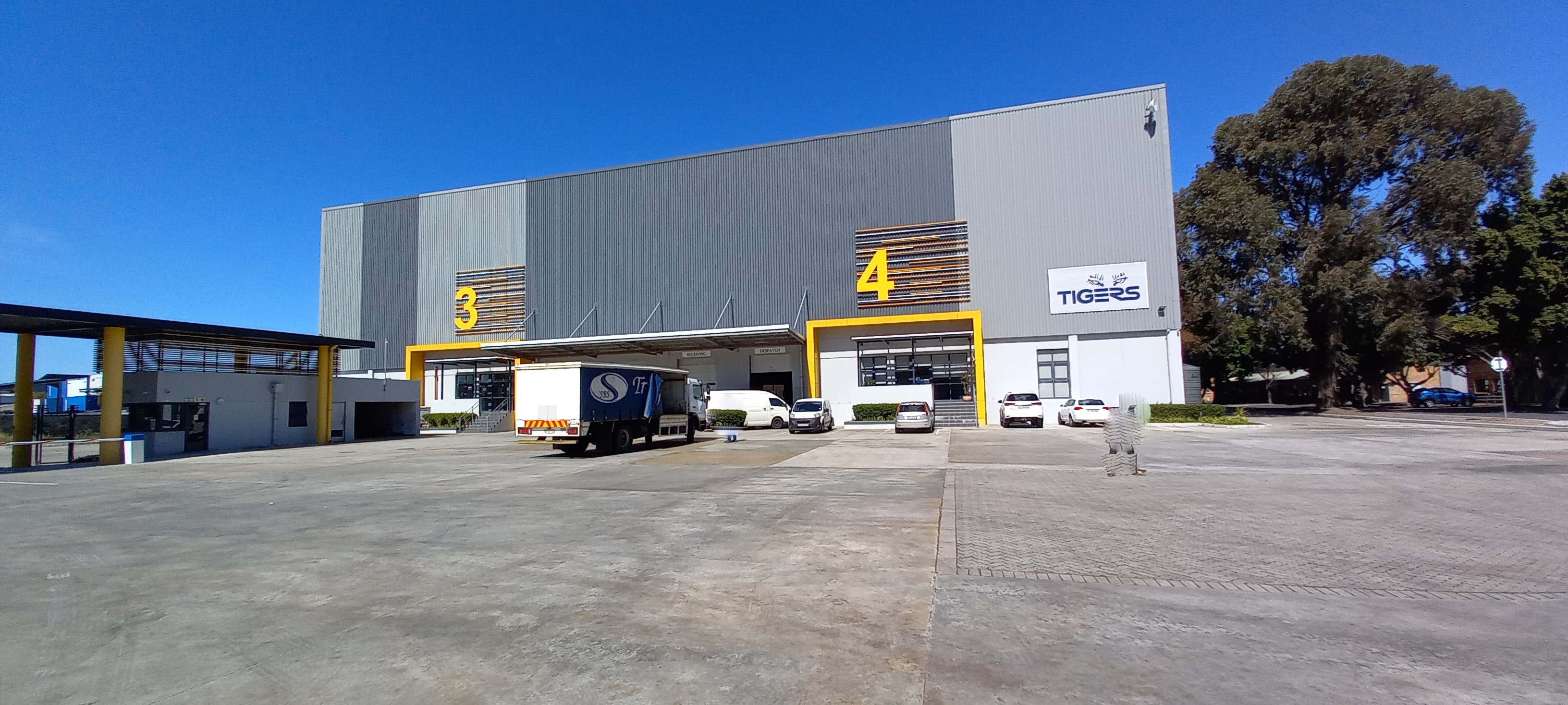 Warehouse to rent at Golf Air Park Phase 2 in Airport Industria
