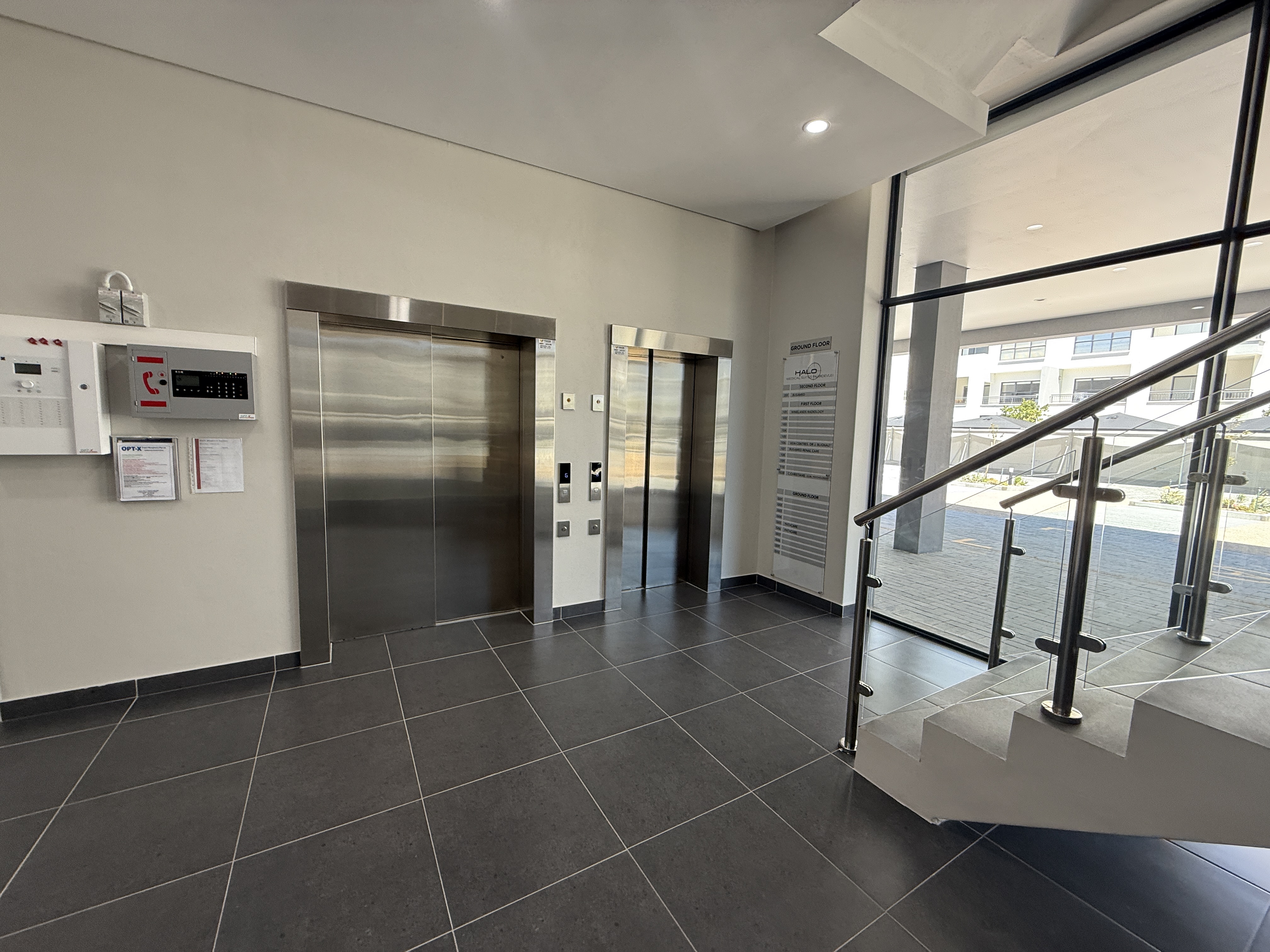 92m² Office Space to rent at Halo Medical Suites Paardevlei in Paardevlei