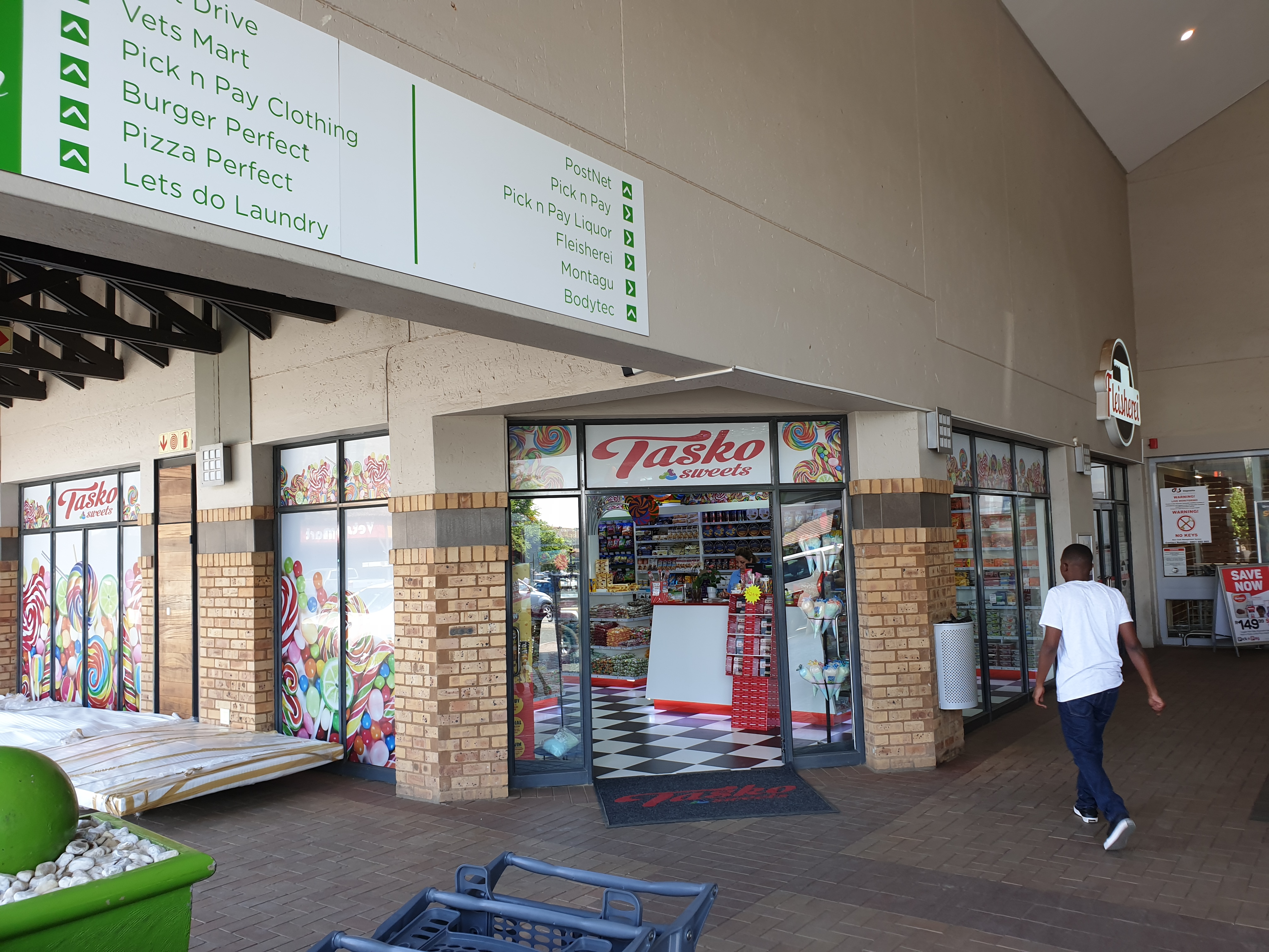 Retail Shops to rent at Hazeldean Square Shopping Center in Silver Lakes