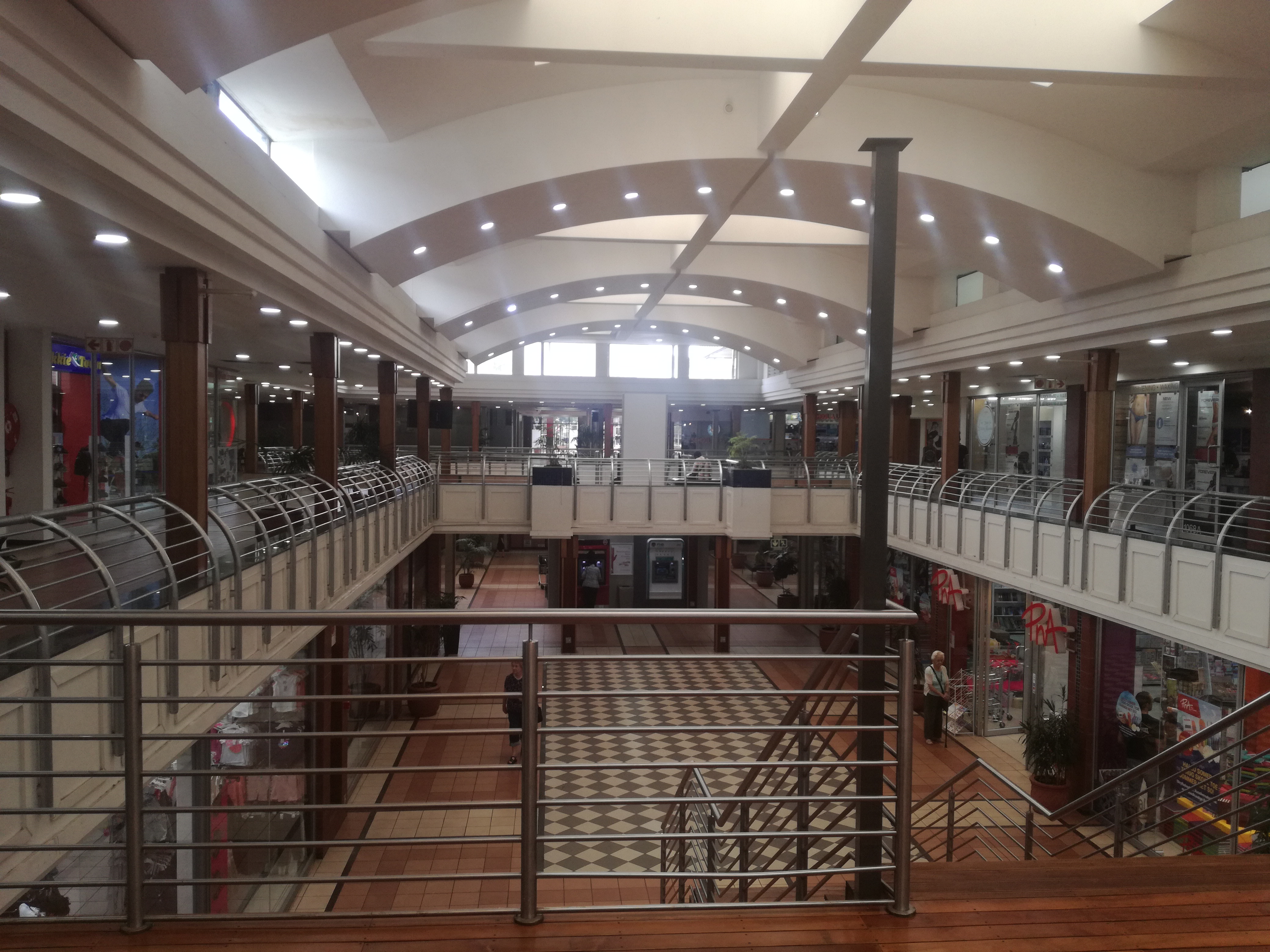 Retail Shops to rent at Heathway Centre in Cresta