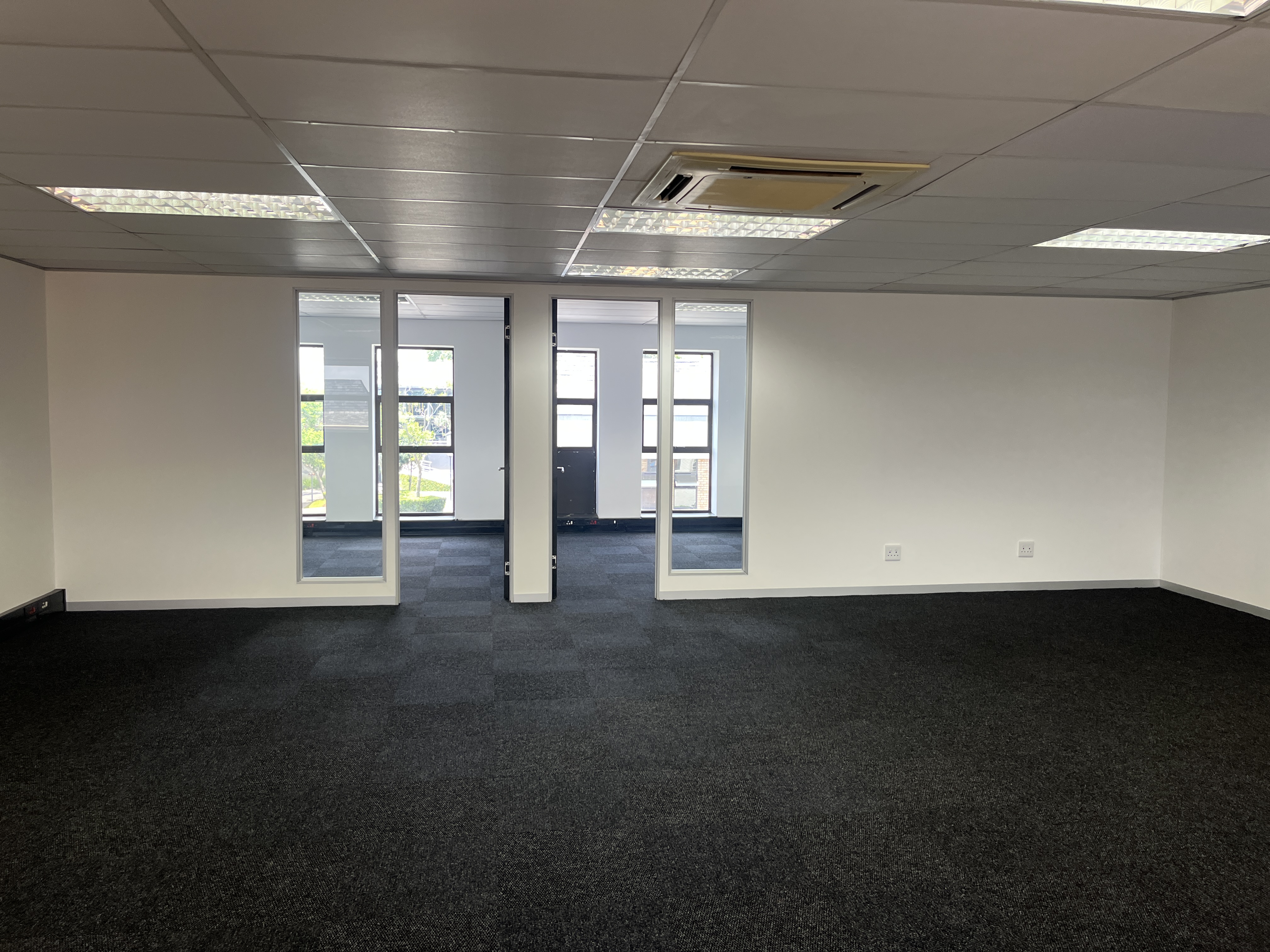 120m² Office Space to rent at Hurlingham Office Park in Hurlingham