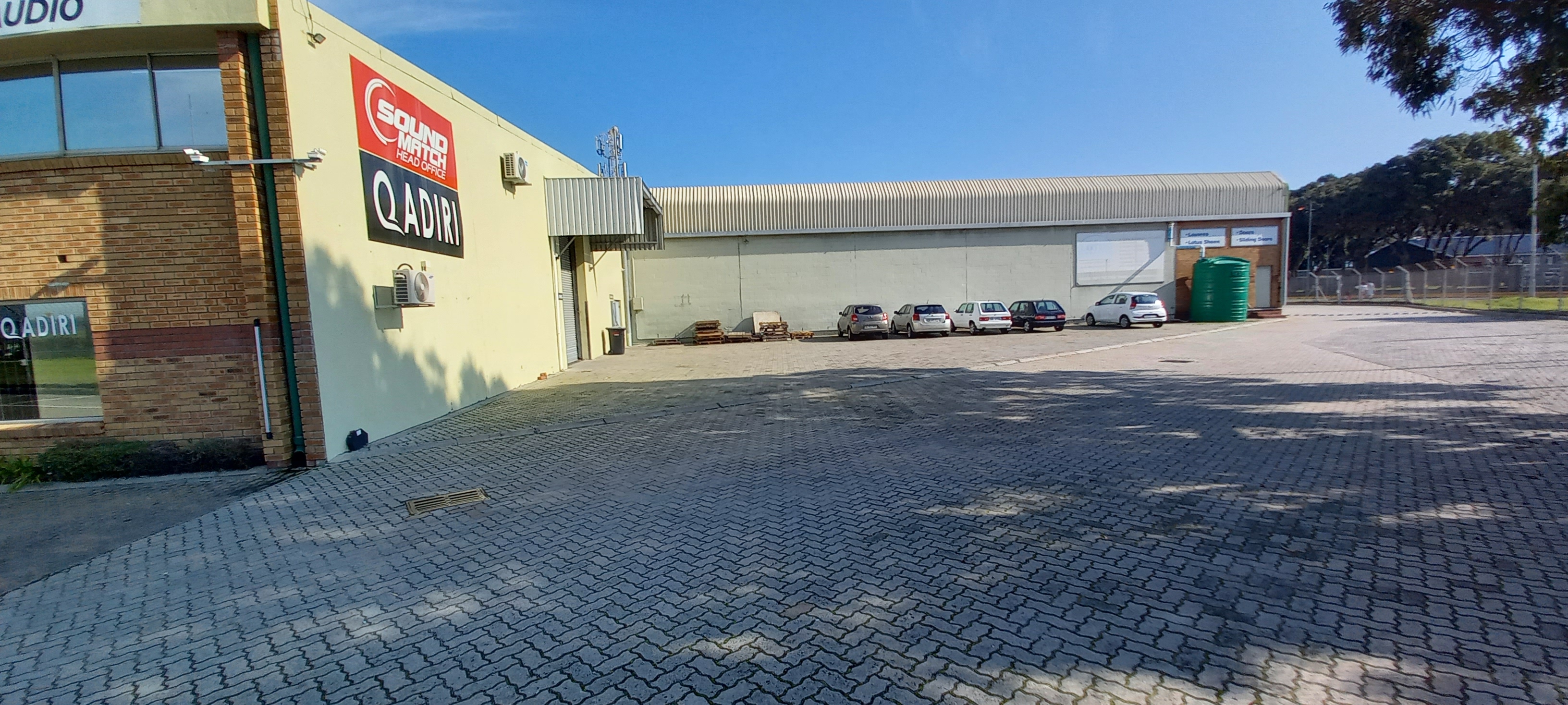 2 094m² Warehouse to rent at Independence Square in Ottery