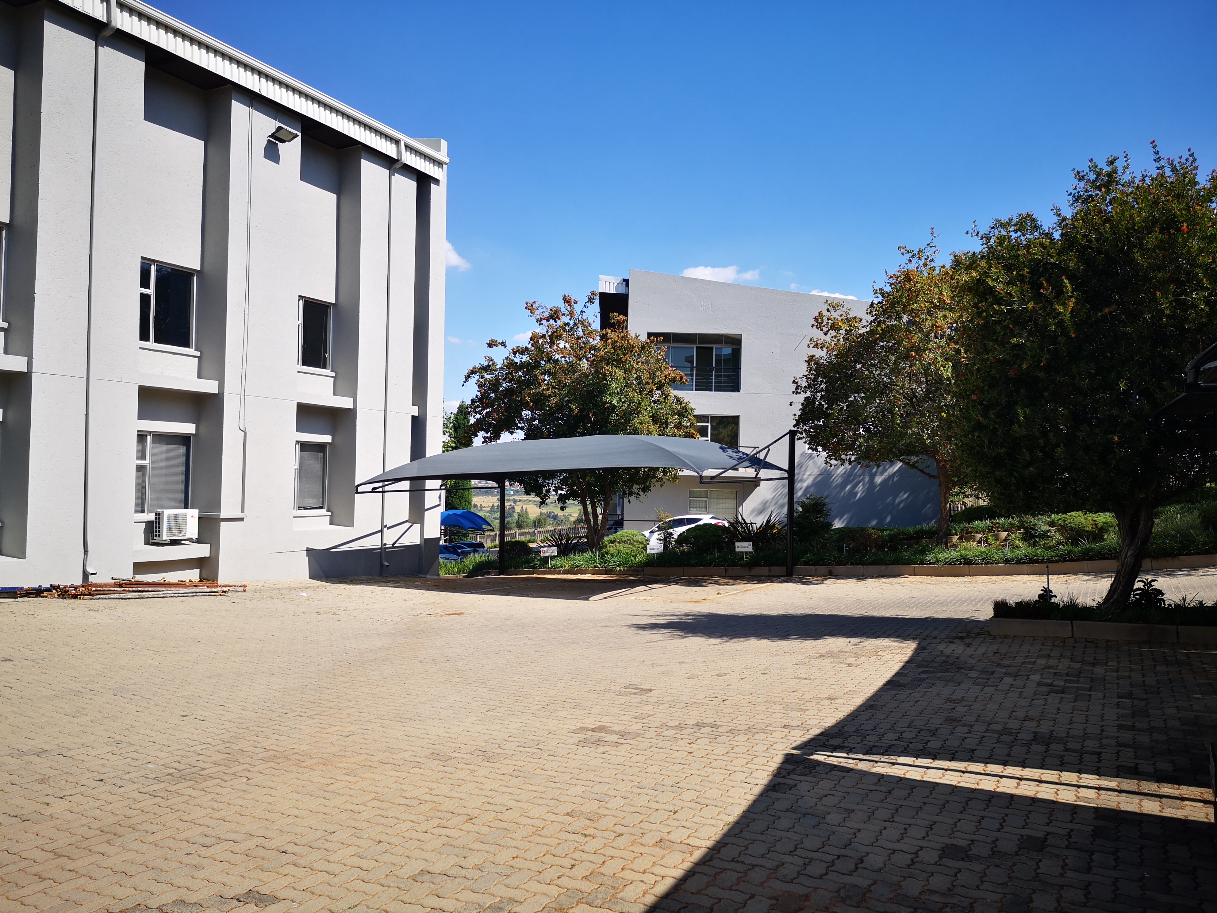 365m² Office Space to rent at Kyalami Business Park (53 Kyalami Boulevard) in Kyalami