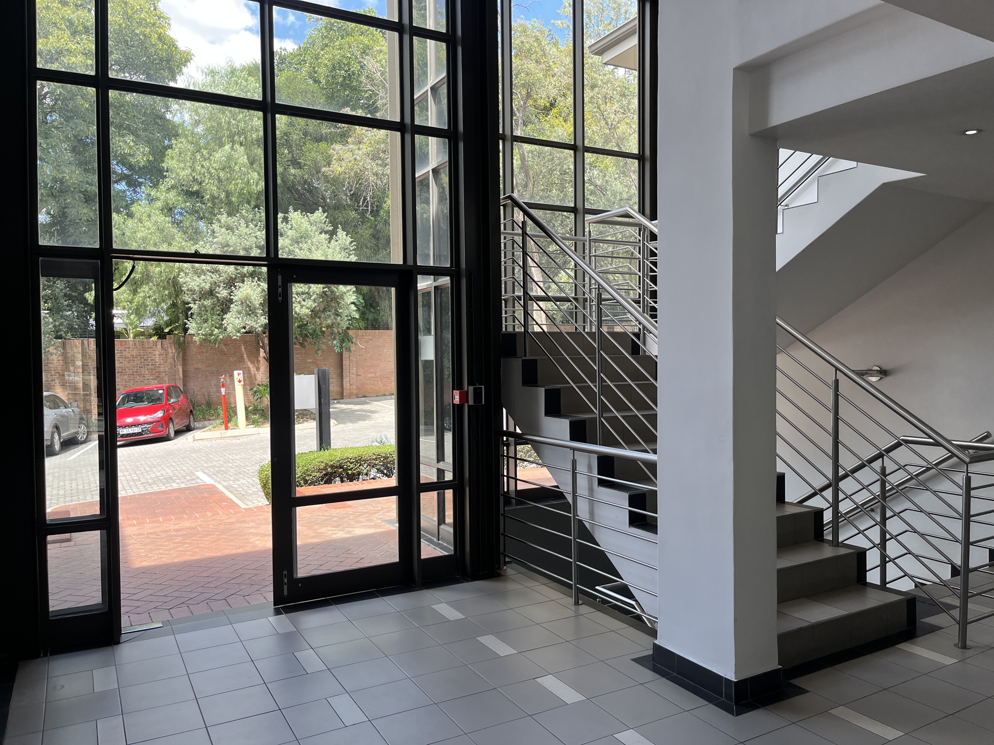 Office Space to rent at Little Fourways Office Park in Magaliessig