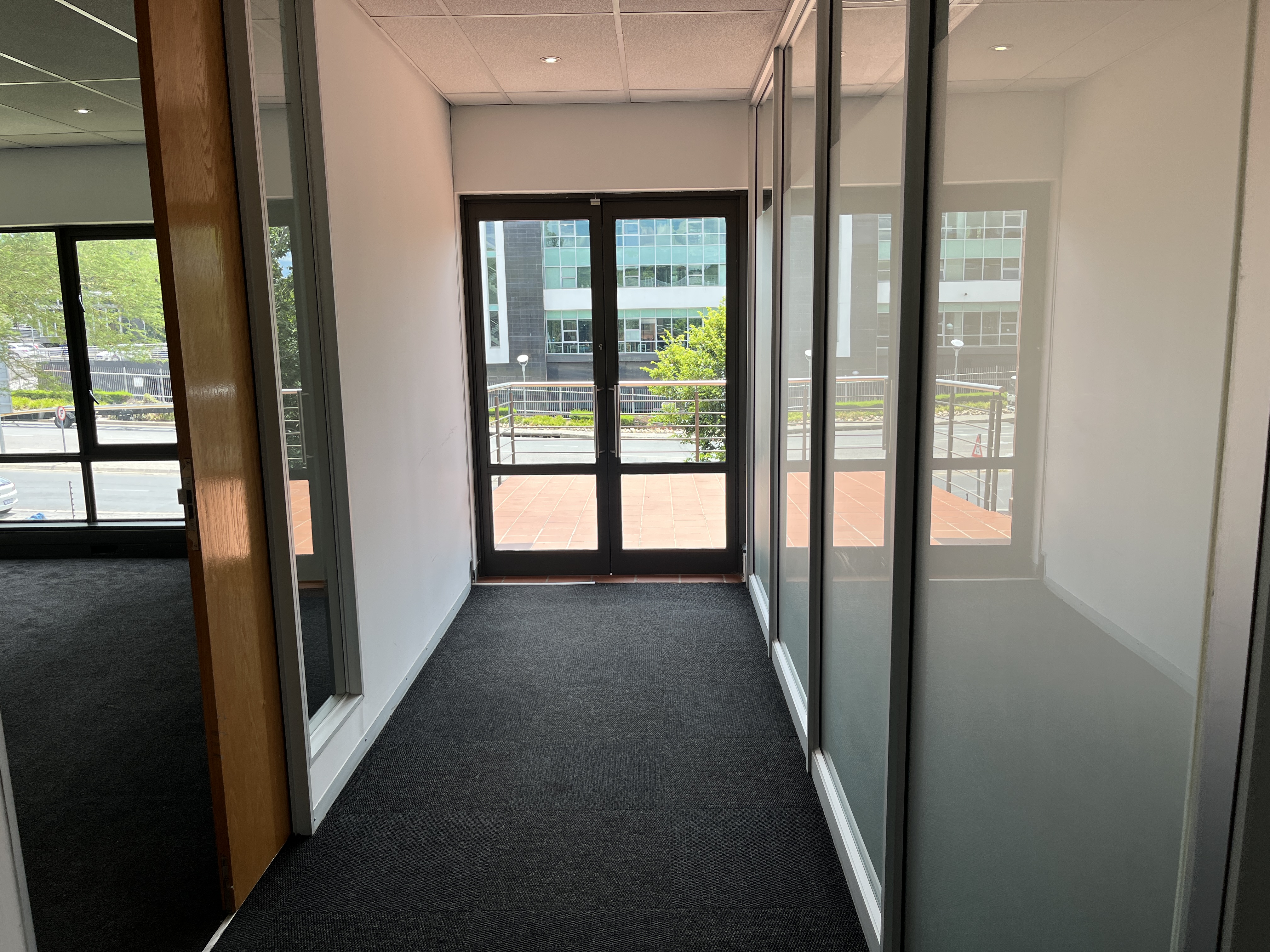 Office Space to rent at Little Fourways Office Park in Magaliessig