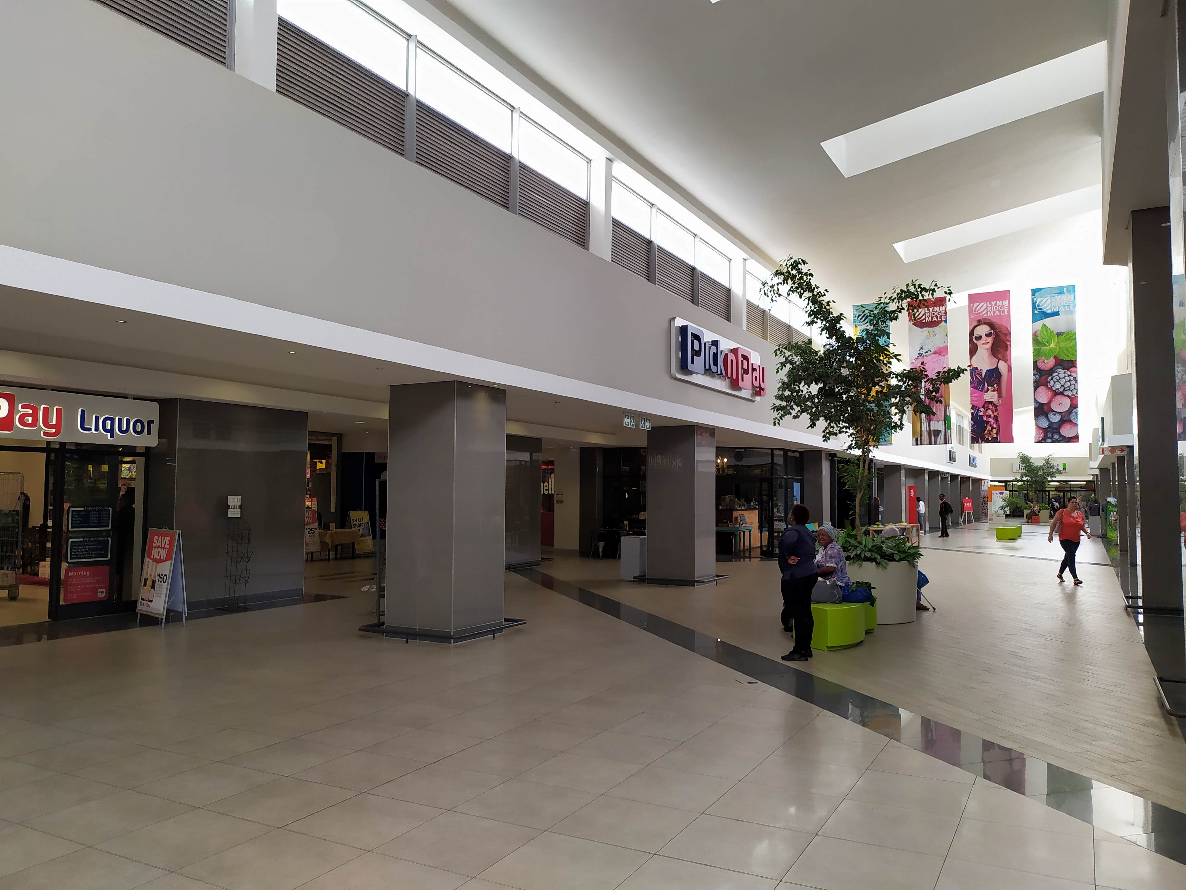 Retail Shops to rent at Lynnridge Mall in Lynnwood
