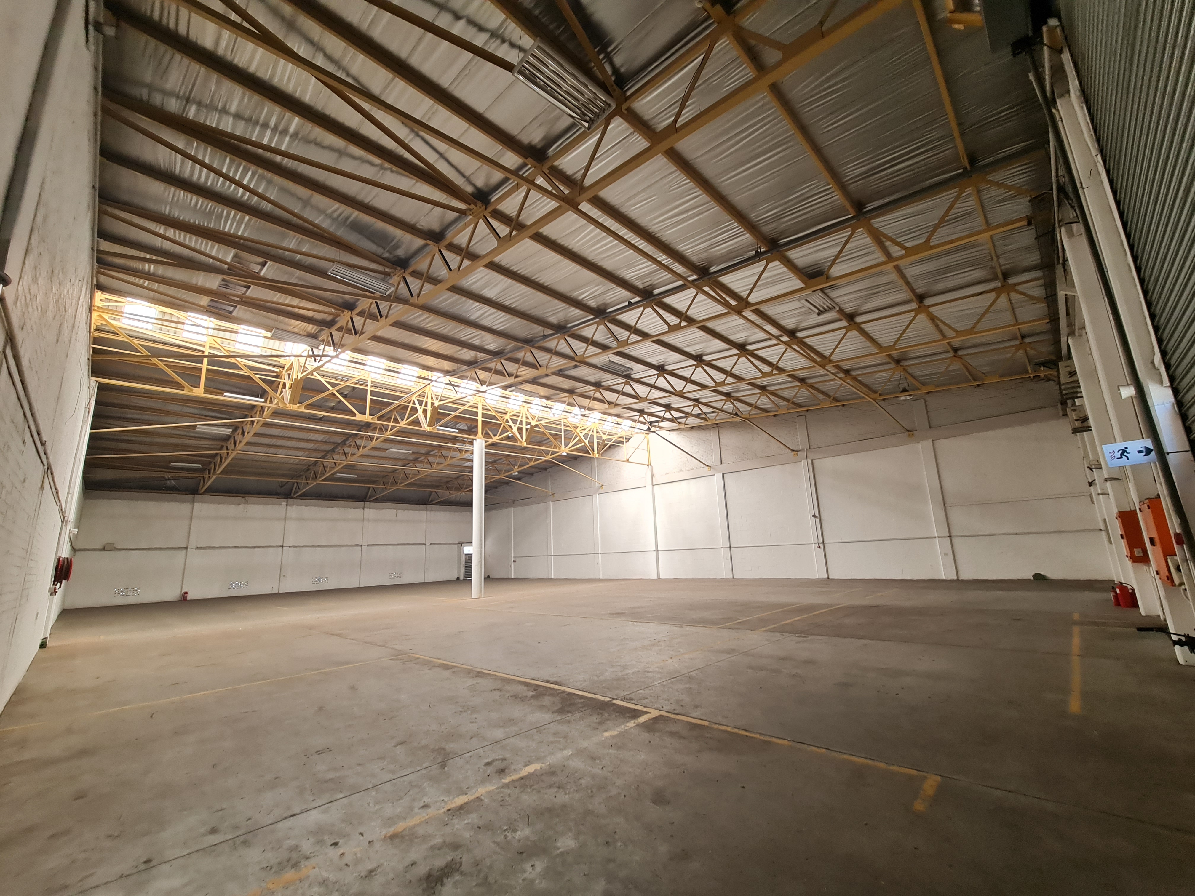 Warehouse to rent at Montague Gardens Industrial Park in Montague Gardens