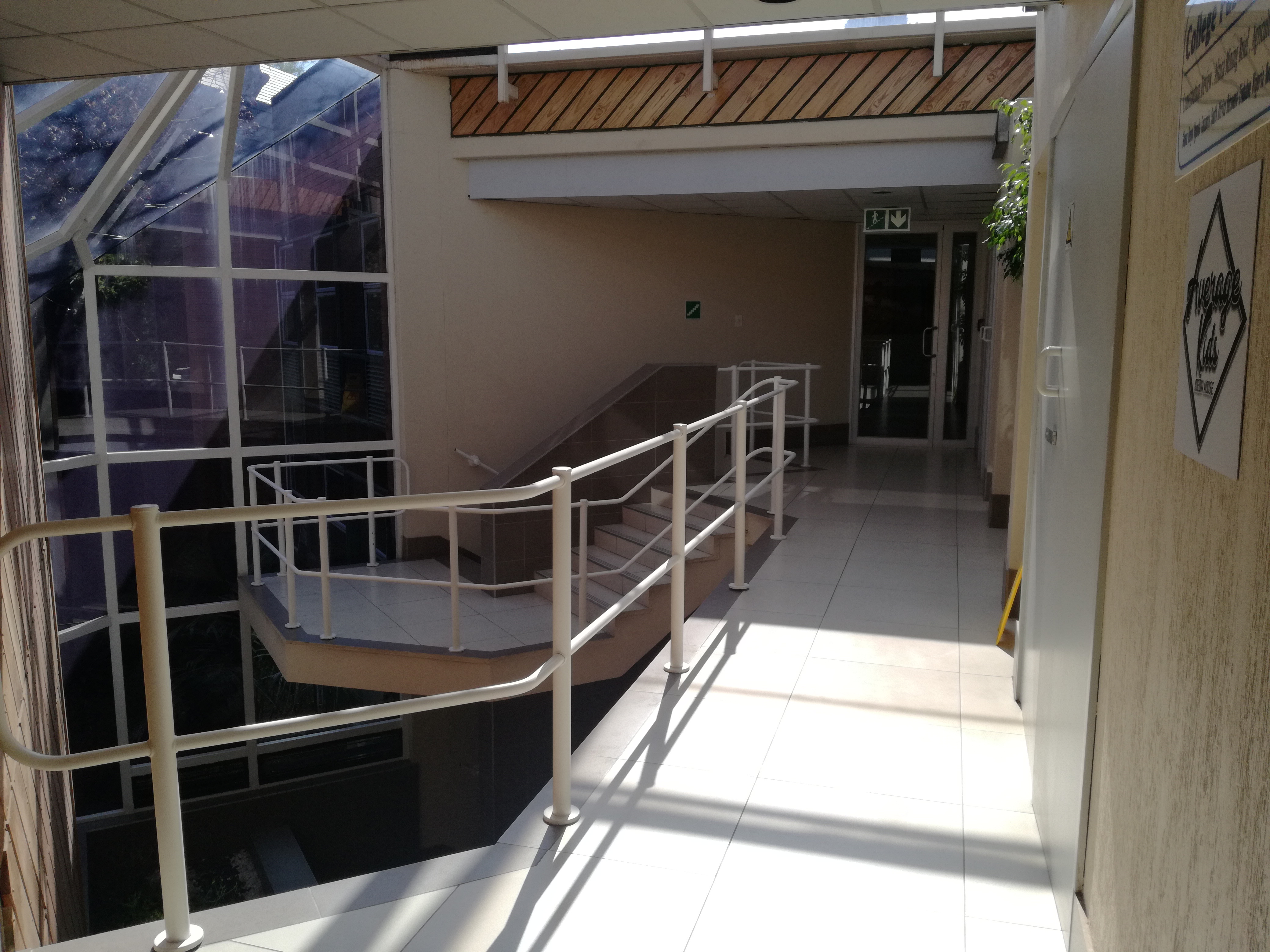 665m² Office Space to rent at Oakfields in Ferndale