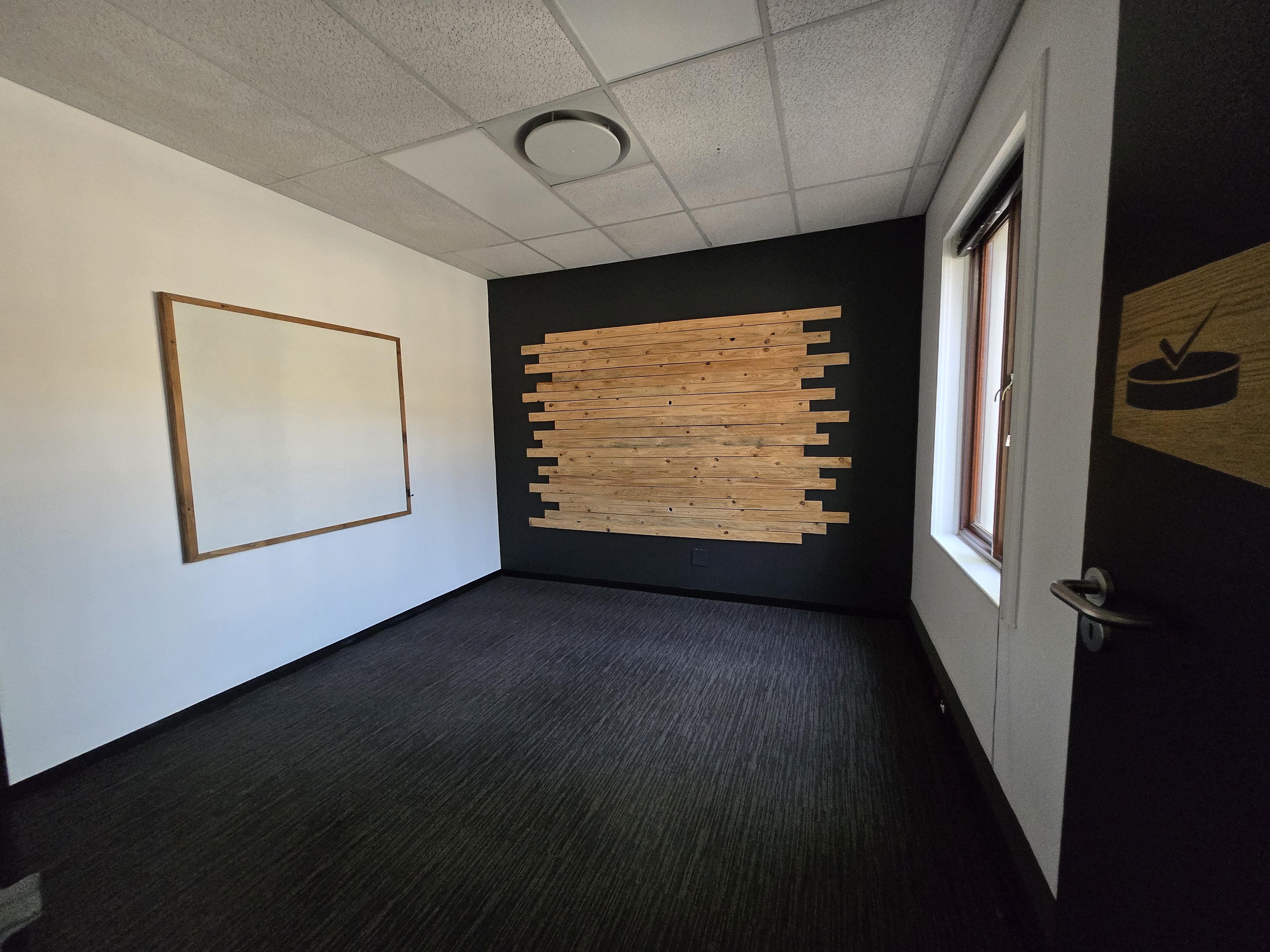 1 627m² Office Space to rent at Pinmill Farm in Sandown JHB