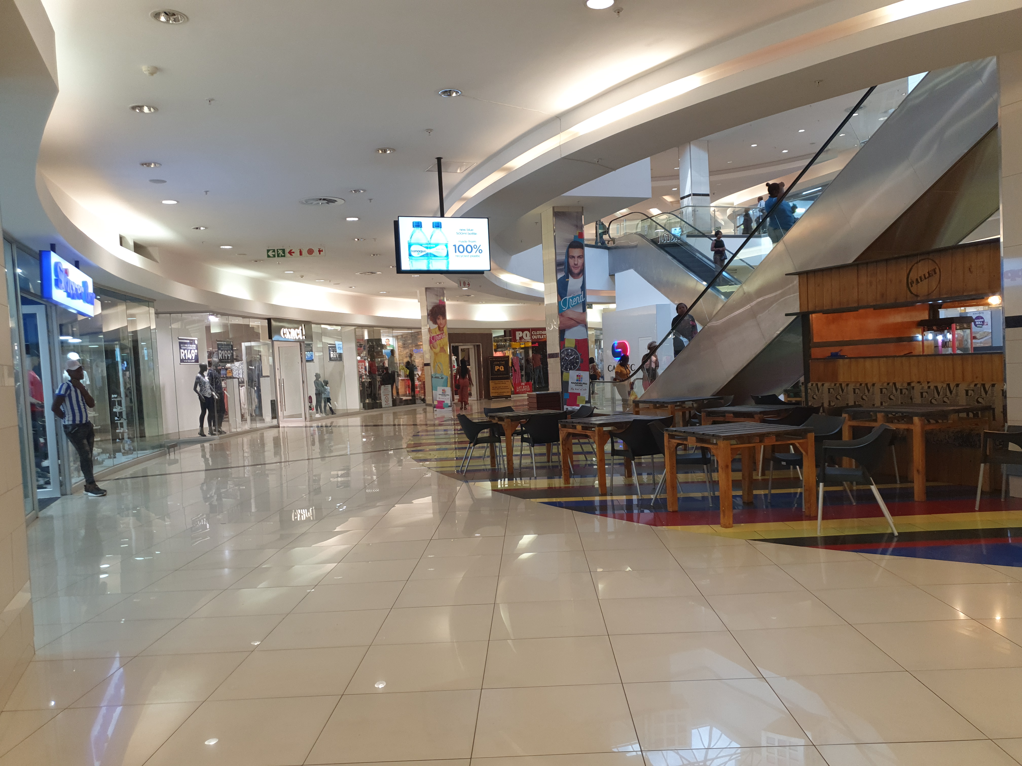 105m² Retail Shops to rent at Randburg Square Offices in Ferndale