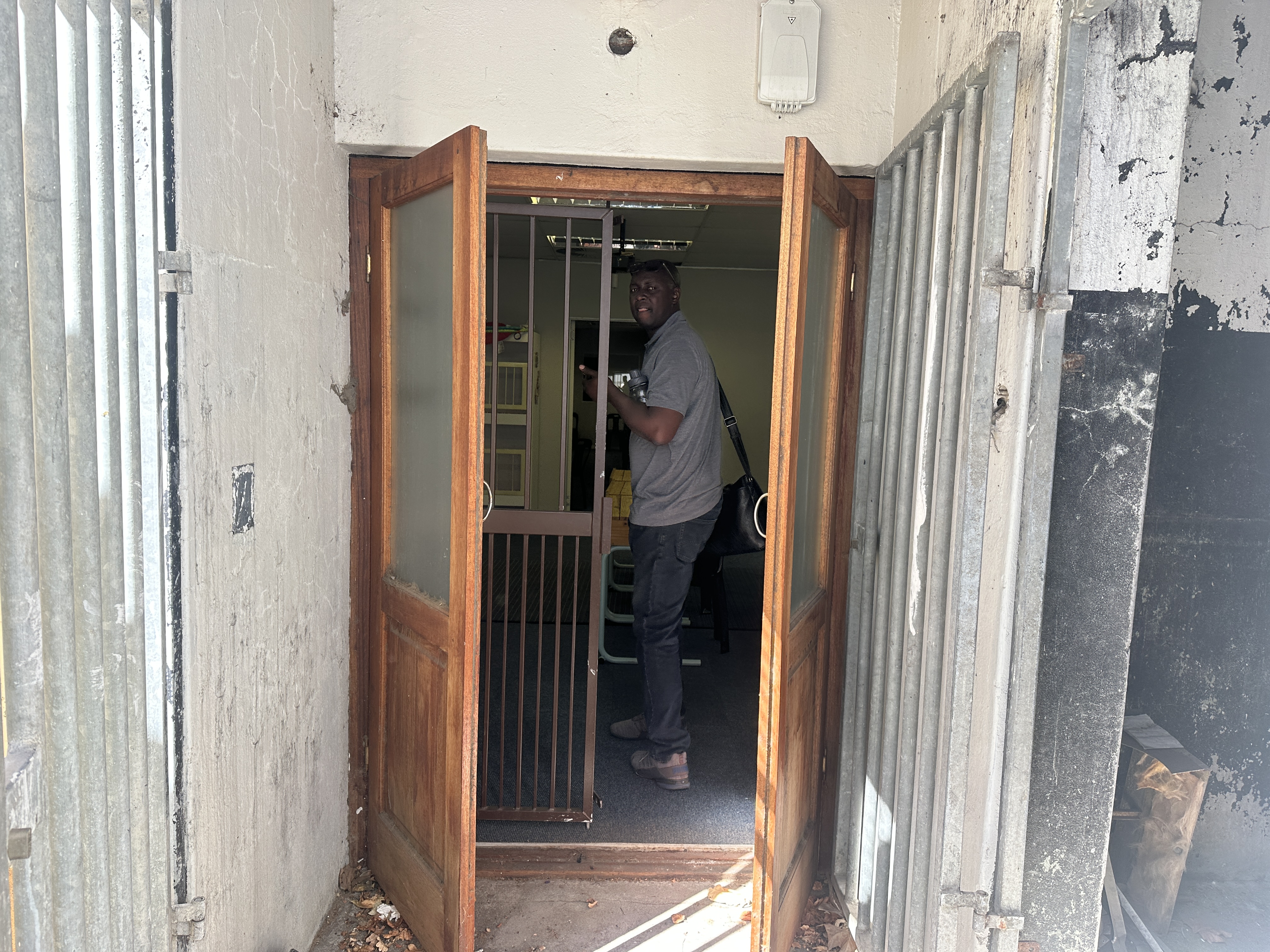 205m² Retail Shops to rent at Ronsyn Building in Rondebosch