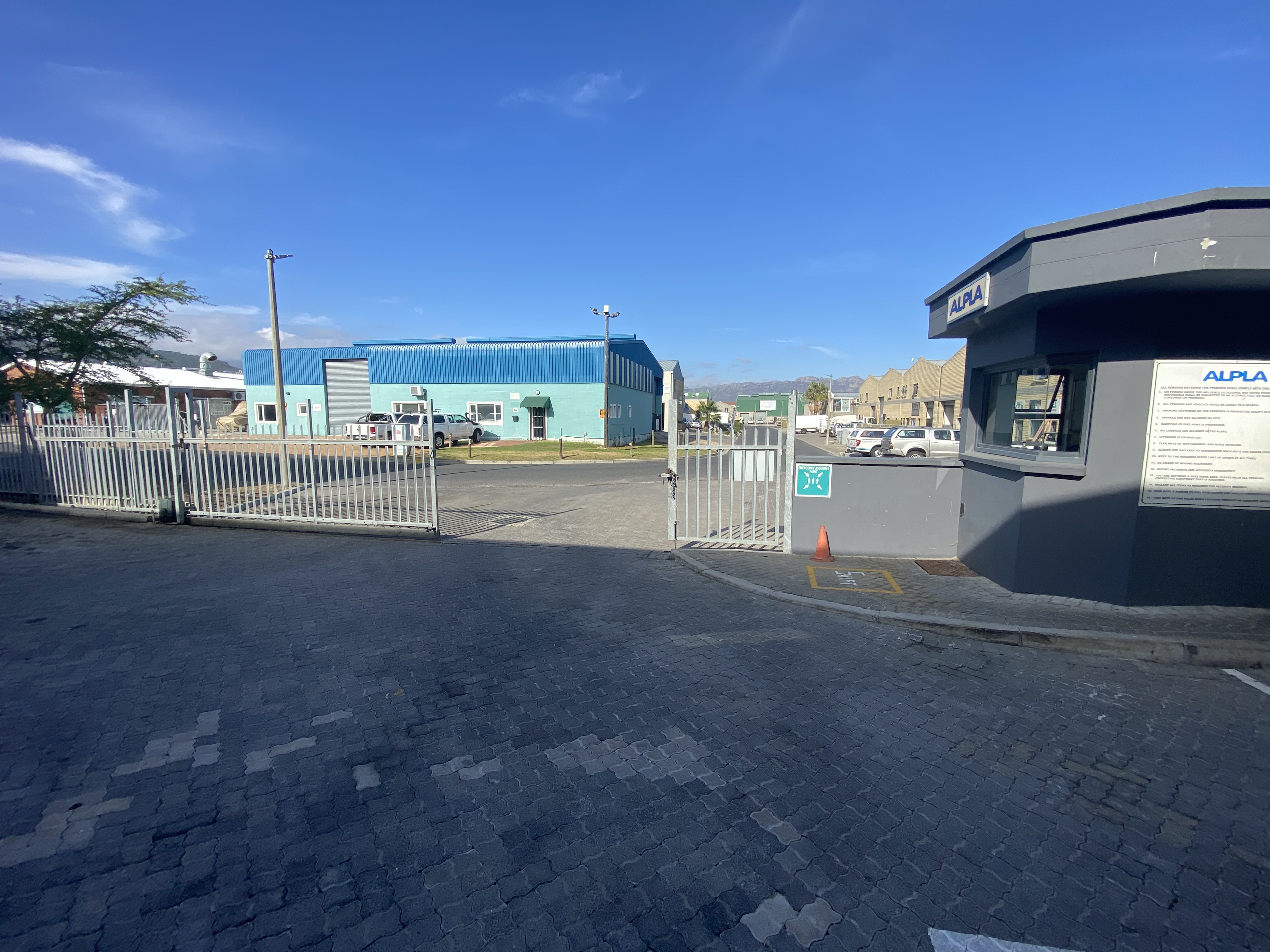Warehouse to rent at 4 Stuart Close - Somerset West Business Park in Somerset West