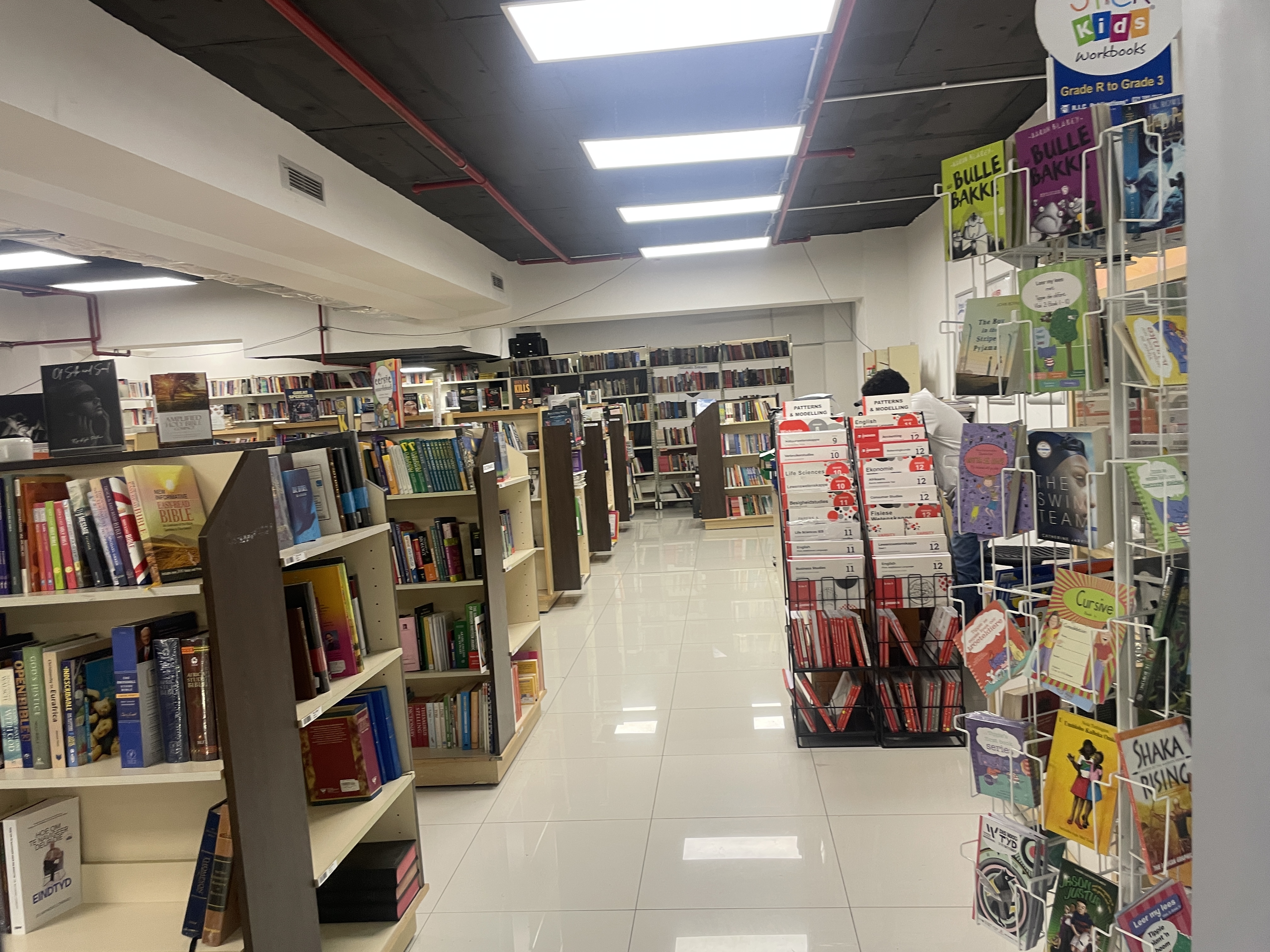 311m² Retail Shops to rent at Stadium On Main in Claremont