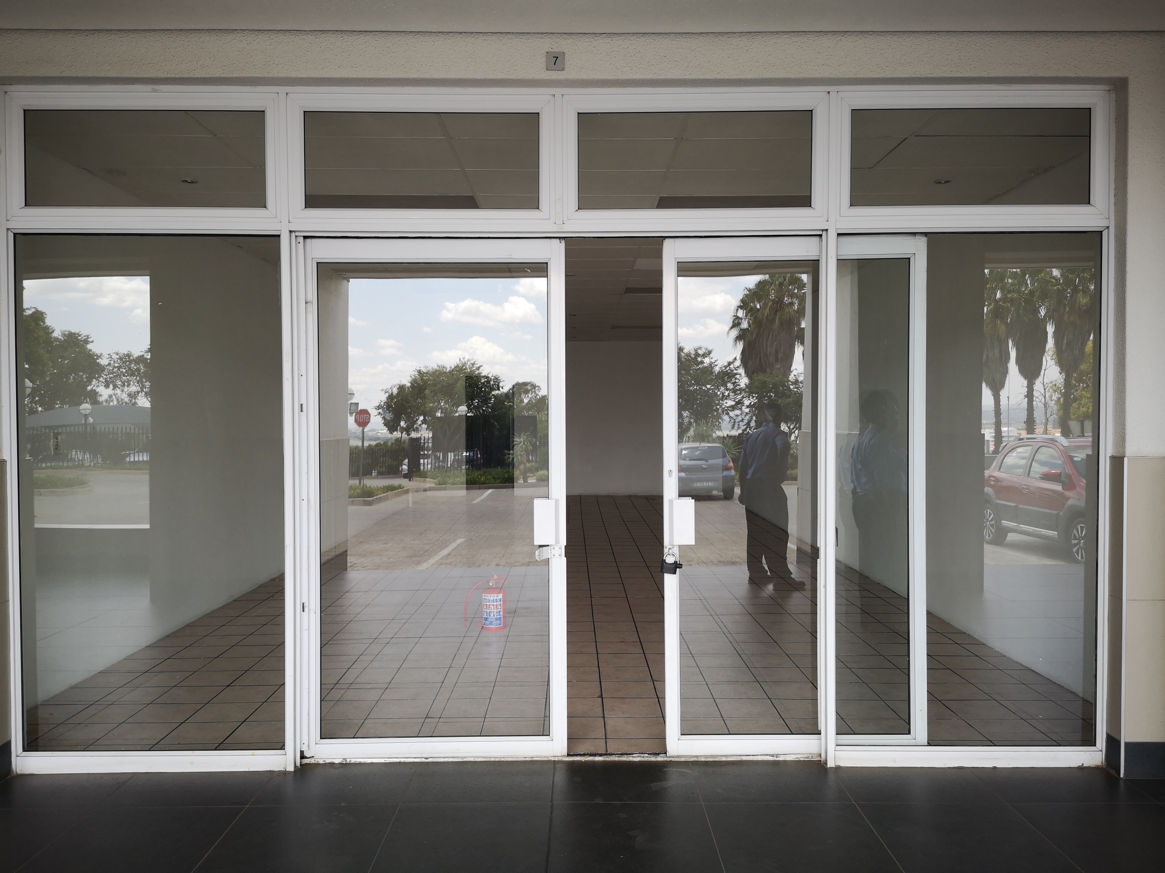 Retail Shops to rent at The Link in Halfway House