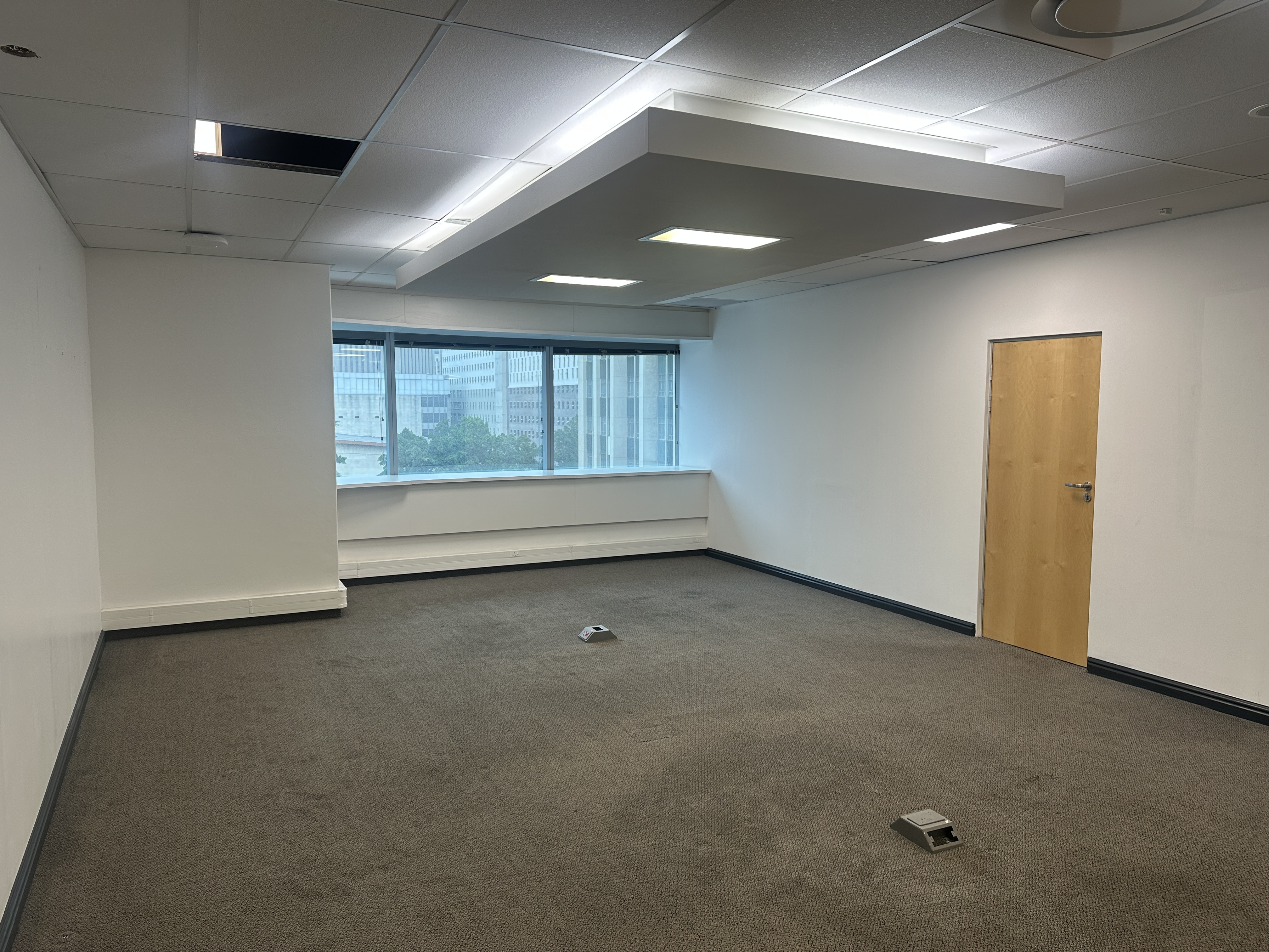 950m² Office Space to rent at The Towers  - Ex Standard Bank Centre in Cape Town CBD