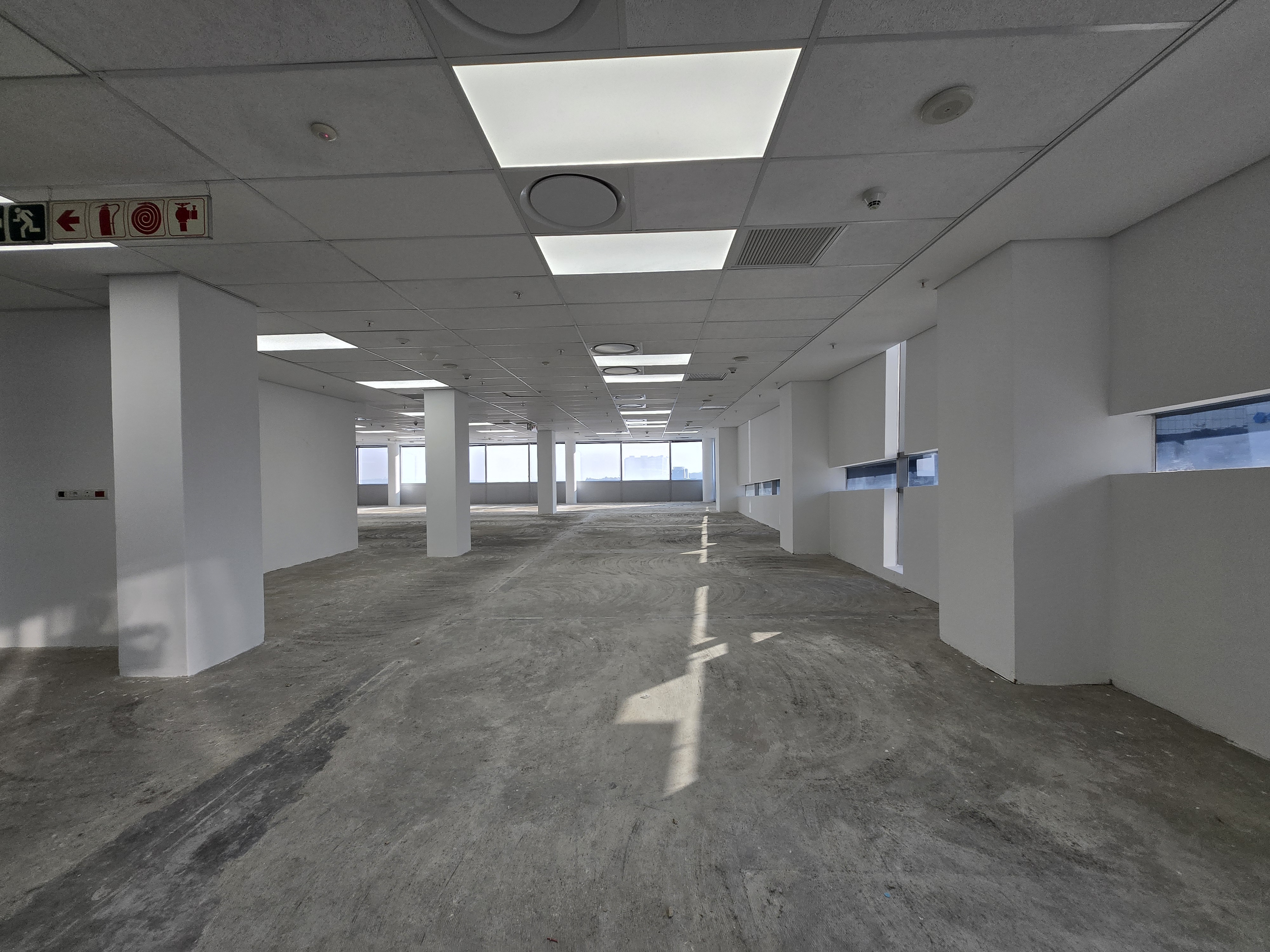 799m² Office Space to rent at The Towers in Sandton Central