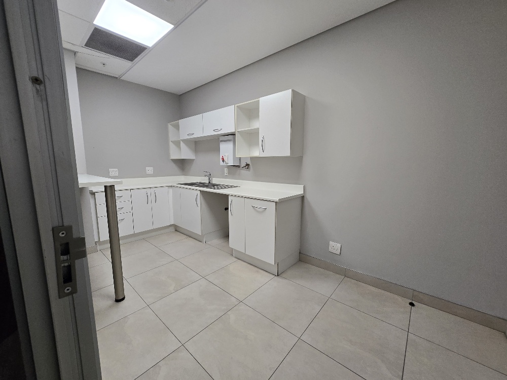 520m² Office Space to rent at The Towers in Sandton Central