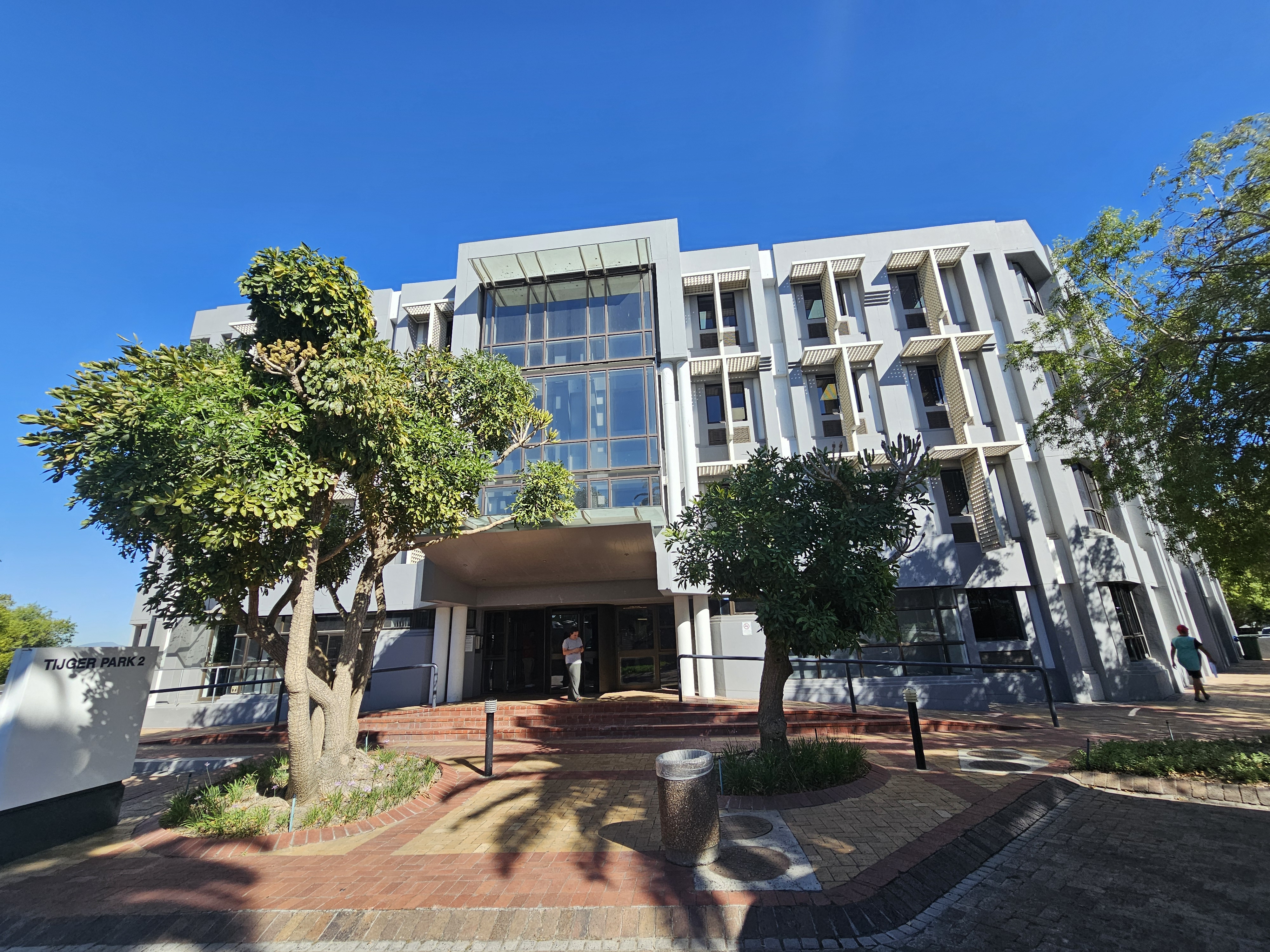 182m² Office Space to rent at Tijger Park 2 in Tyger Valley