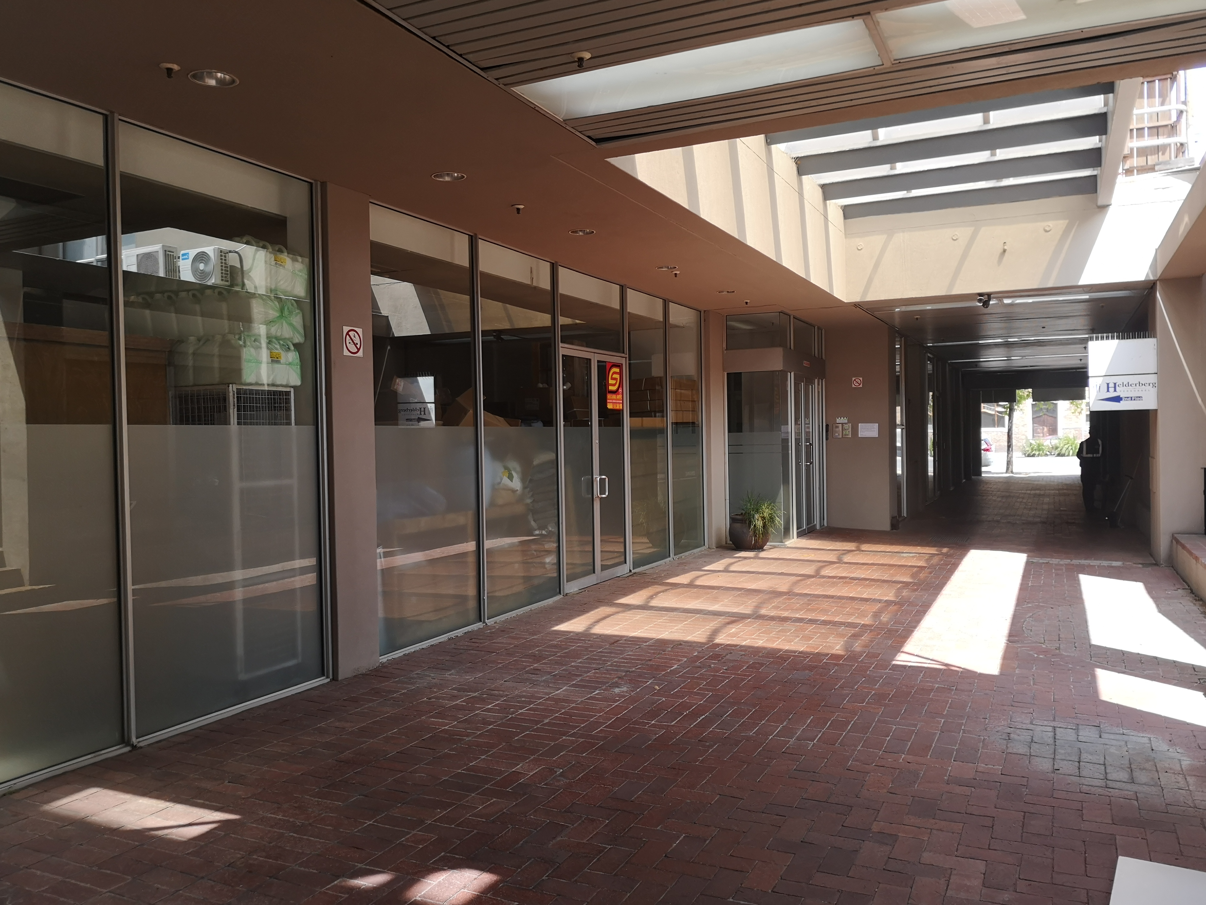 175m² Office Space to rent at Twin Oak Towers in Somerset West