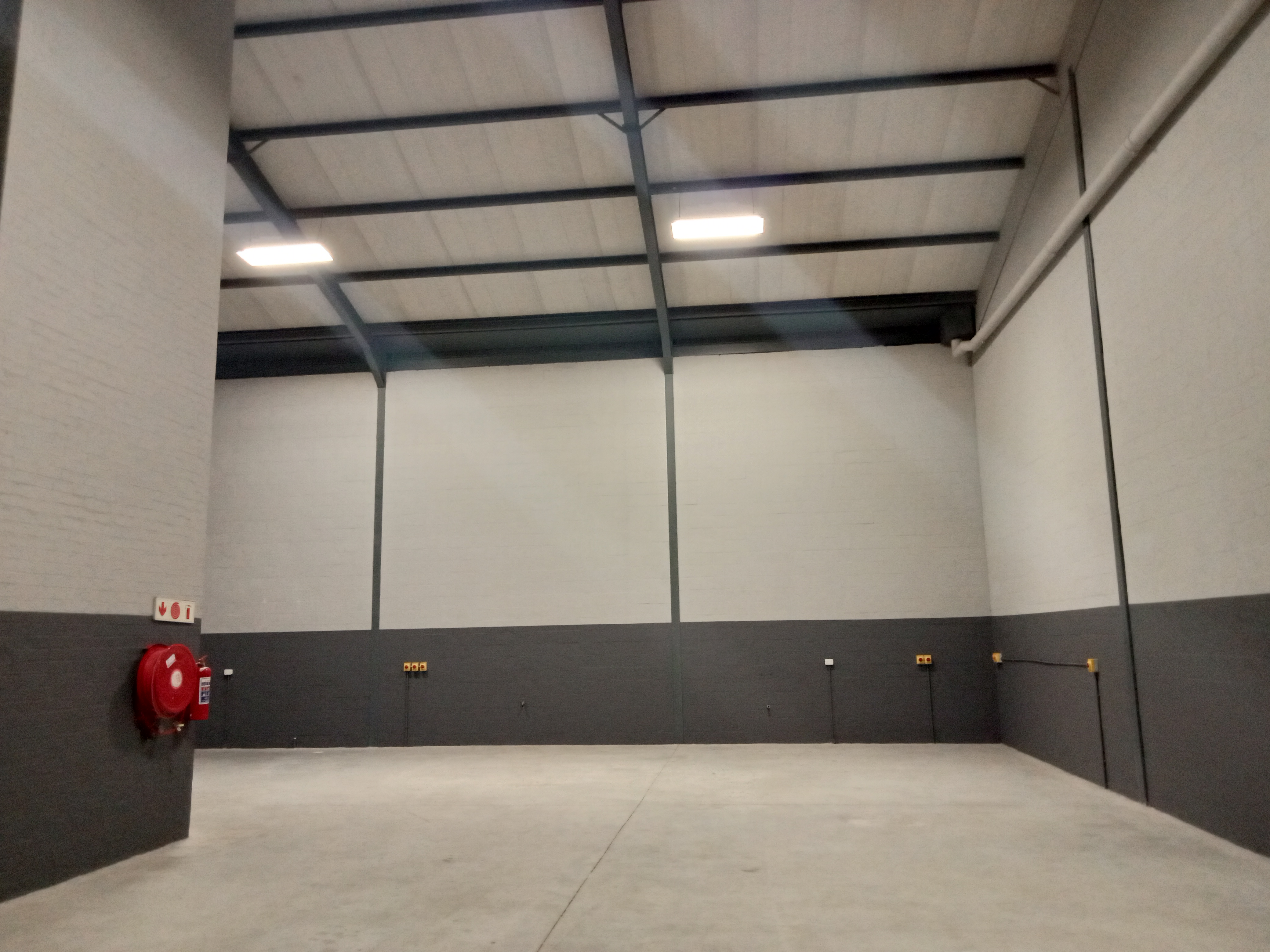Warehouse to rent at Willow Park in Stikland